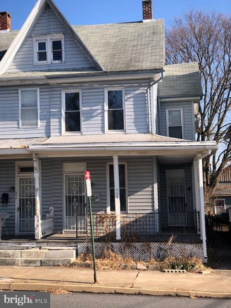 Home is being sold as is. Great investment opportunity for a Palmyra rental.