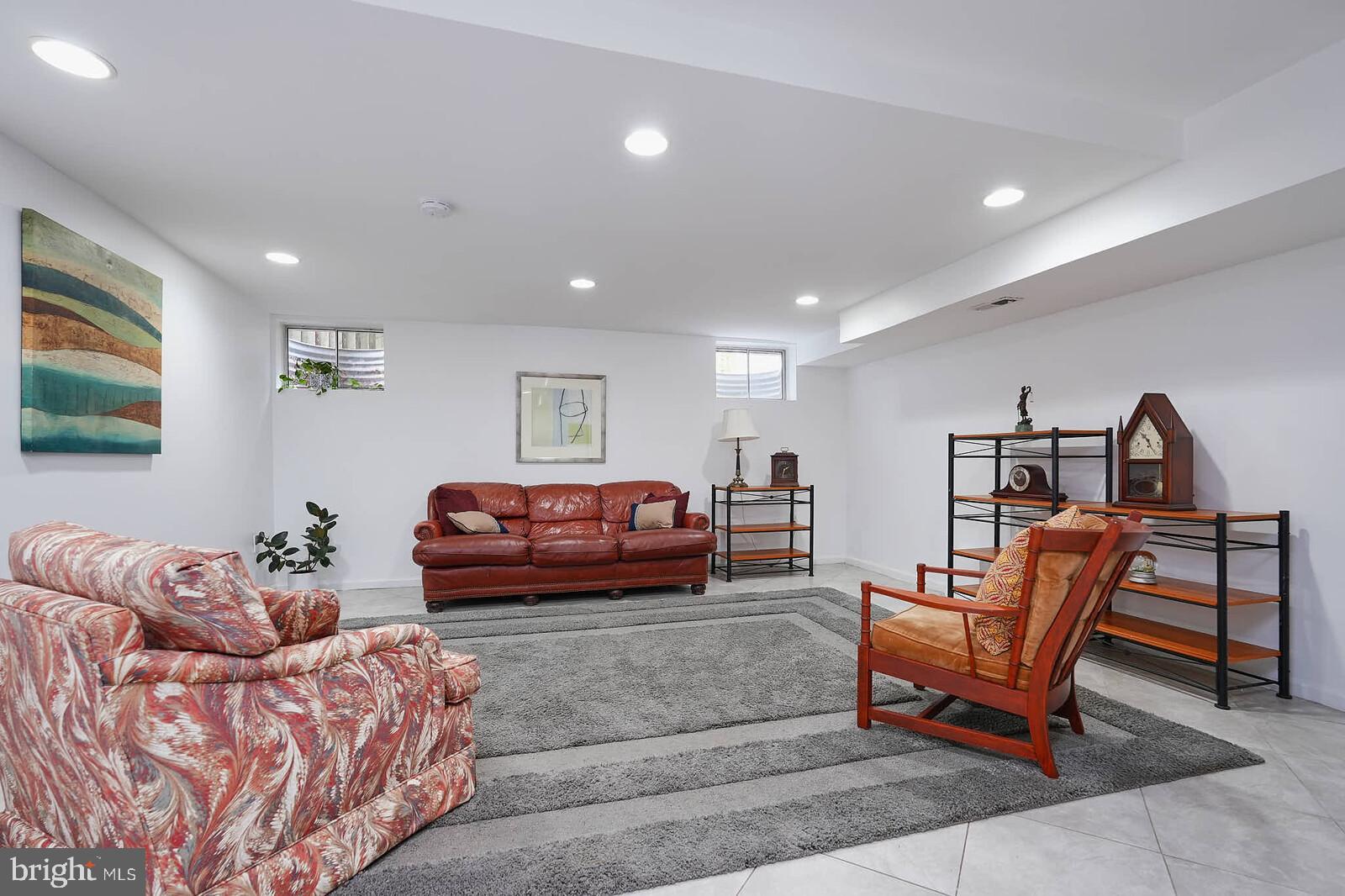 WOODSIDE FOREST - Residential