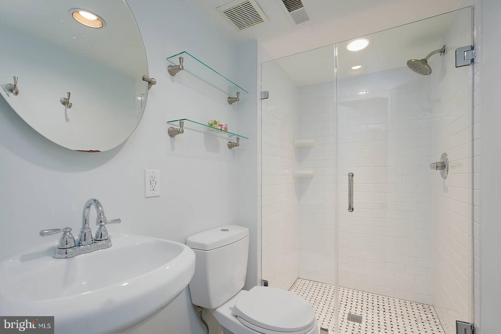 WOODSIDE FOREST - Residential