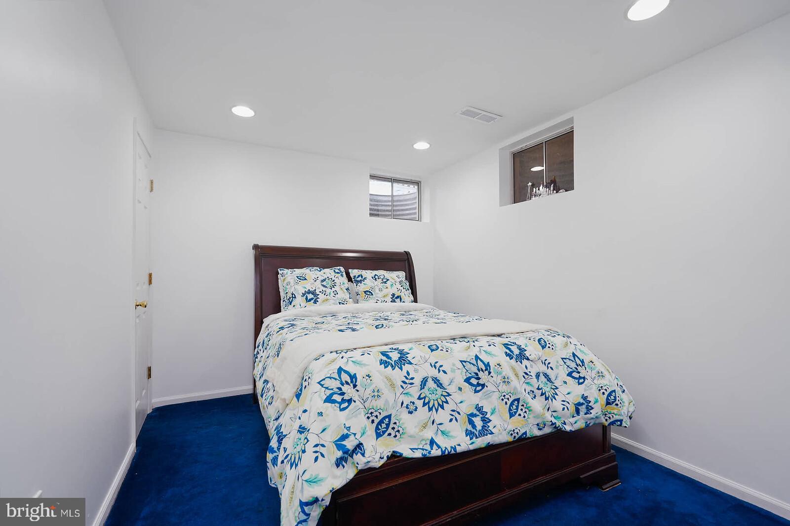 WOODSIDE FOREST - Residential