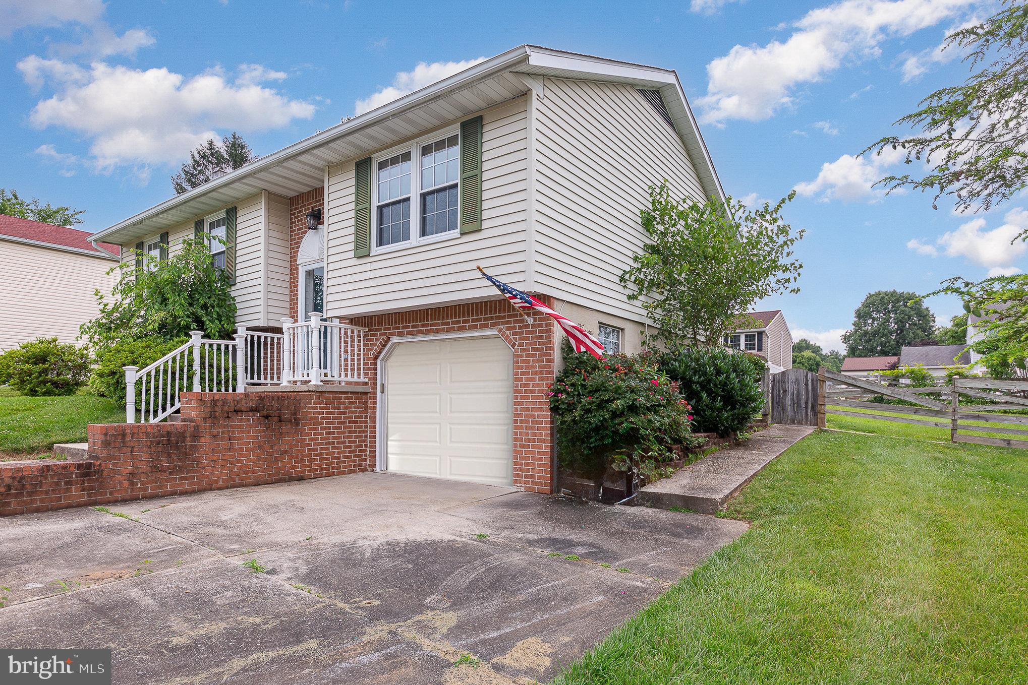 2943 STRATHAVEN LANE