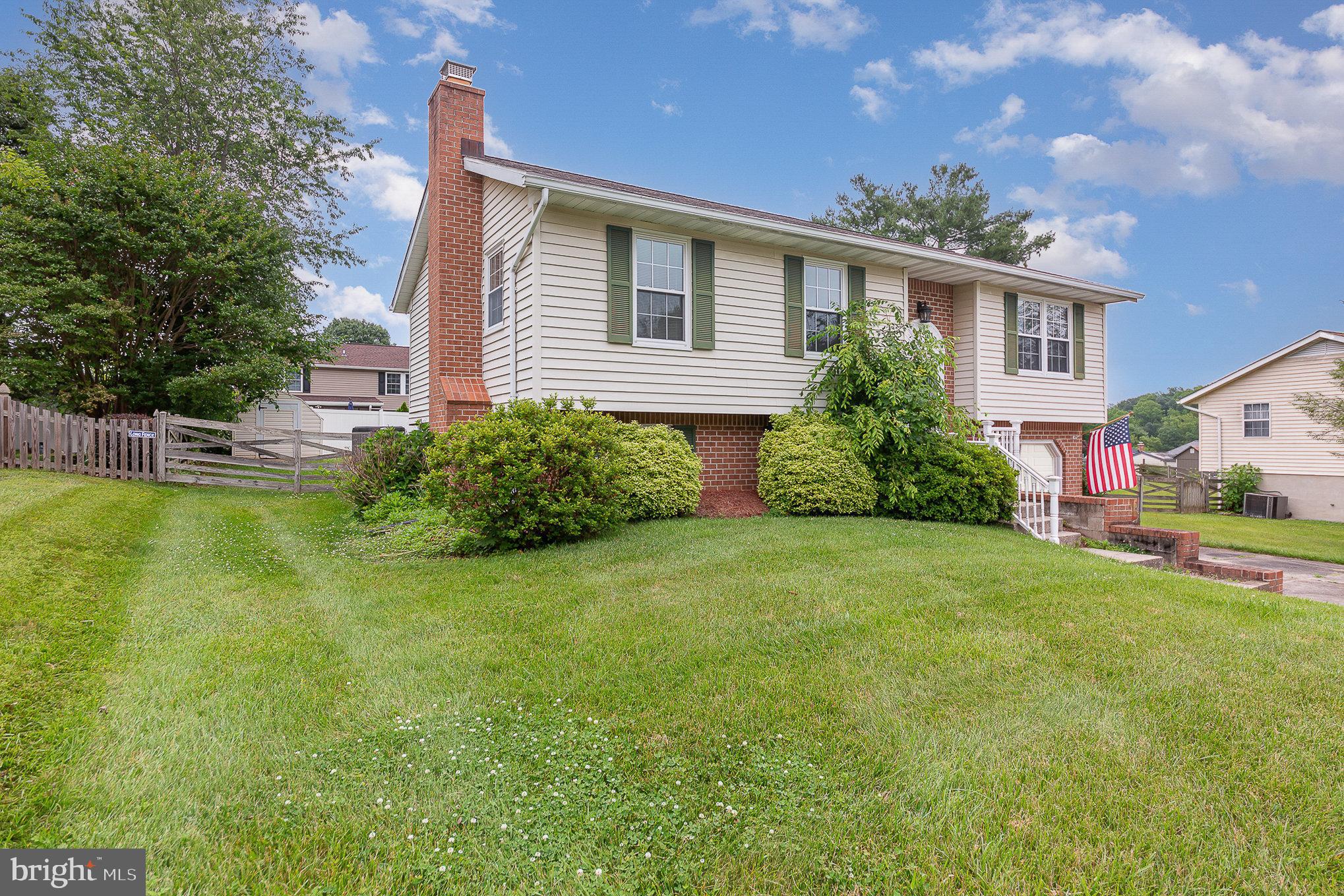 2943 STRATHAVEN LANE