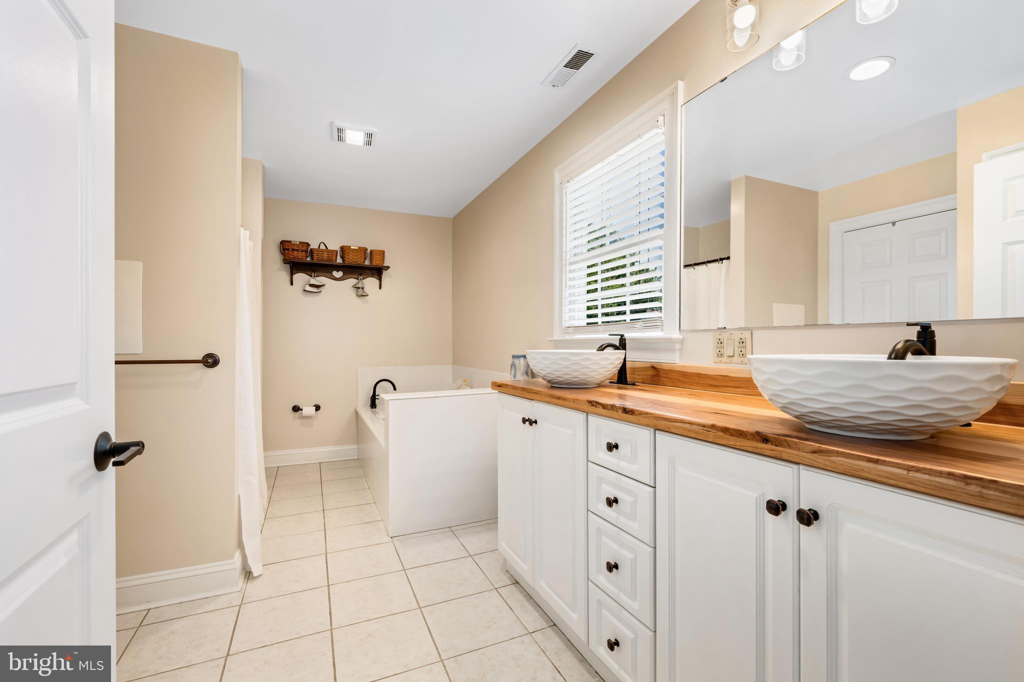 EASTON - Residential