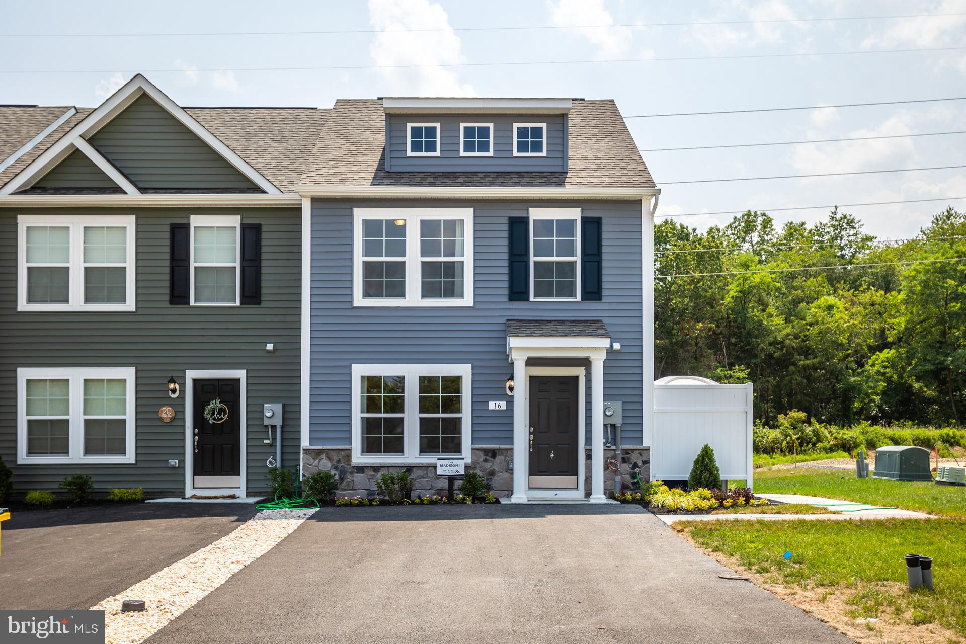 WHISPERING PINES - Residential