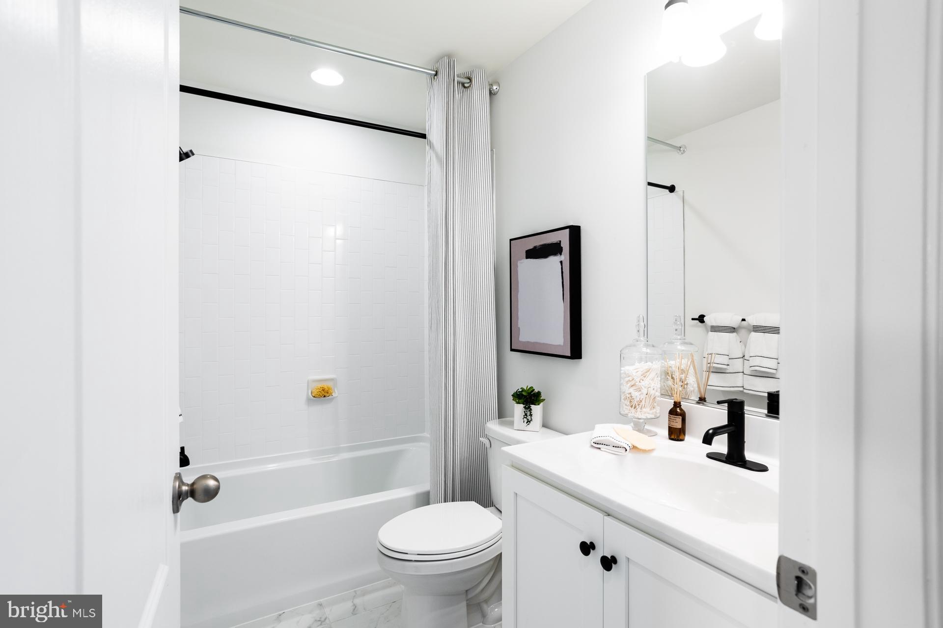 WHISPERING PINES - Residential