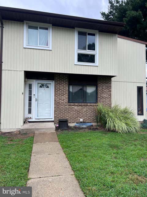 Condo For Sale - 1914 Cambridge Drive<br/> Anne Arundel County, CROFTON, MD 21114
