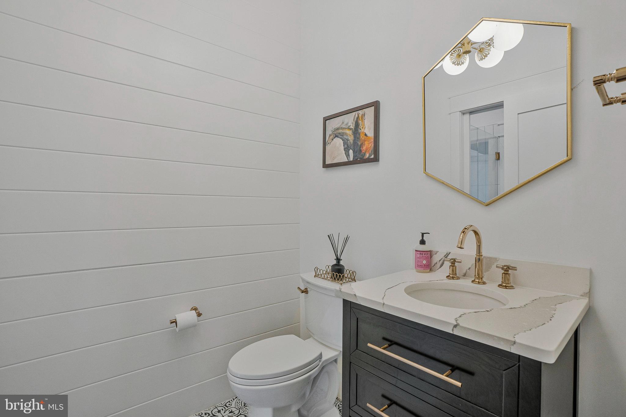 JADE MANOR - Residential