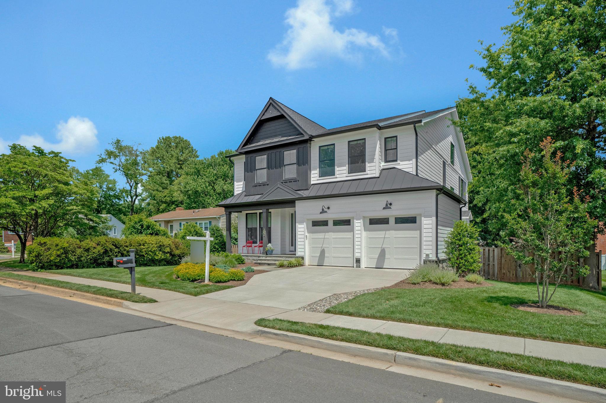 302 JADE COURT NW