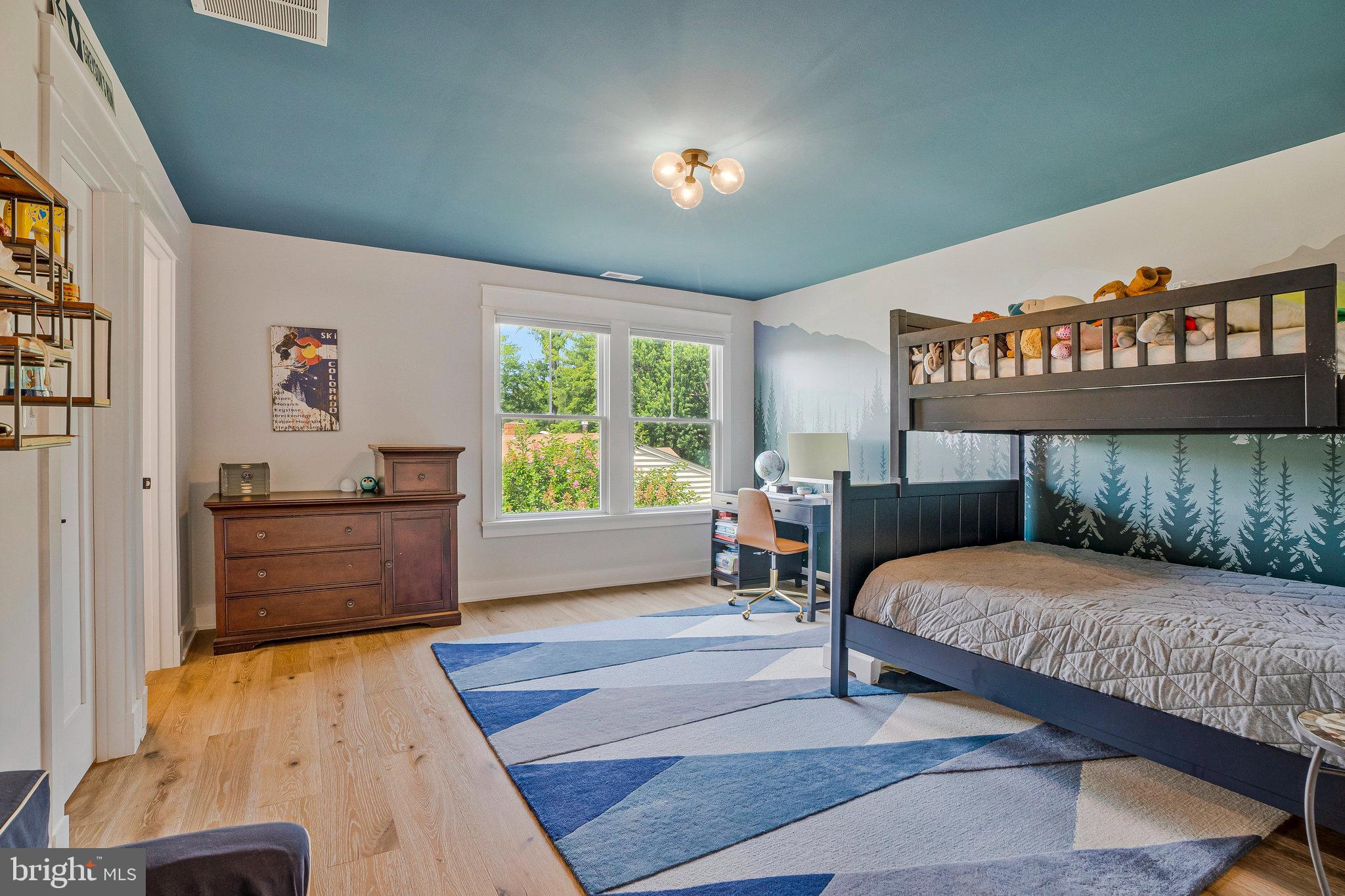 JADE MANOR - Residential