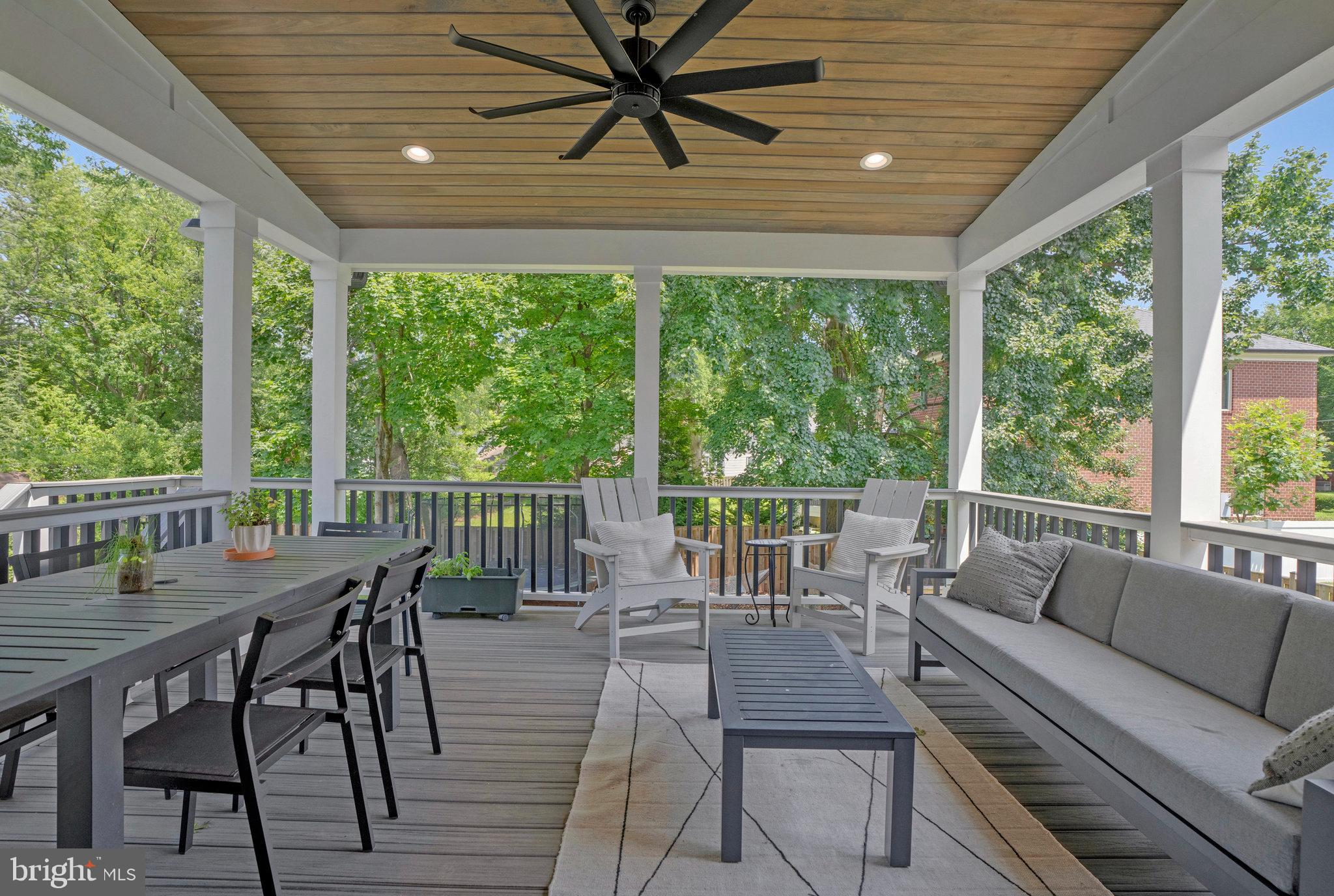 JADE MANOR - Residential