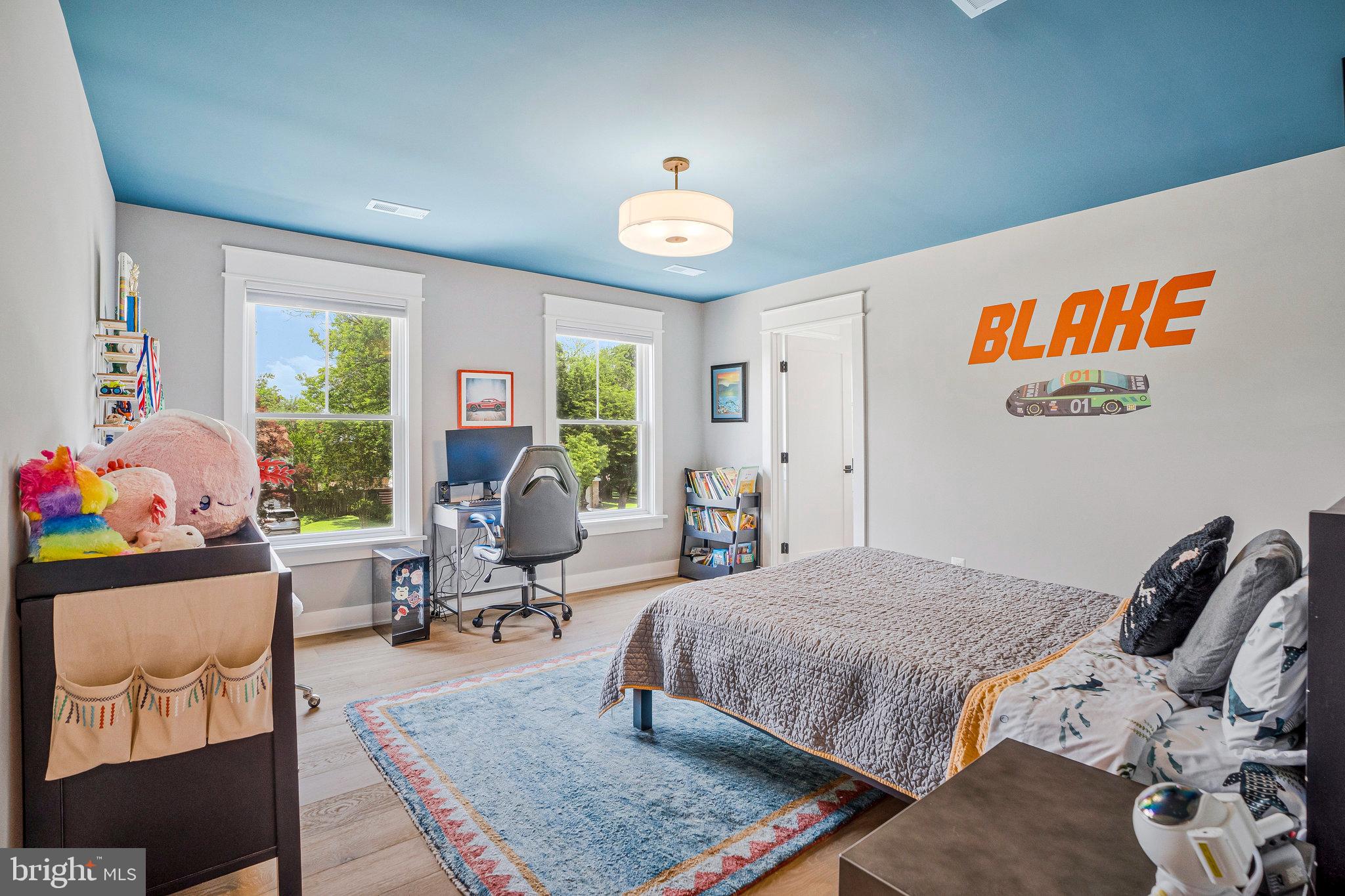 JADE MANOR - Residential