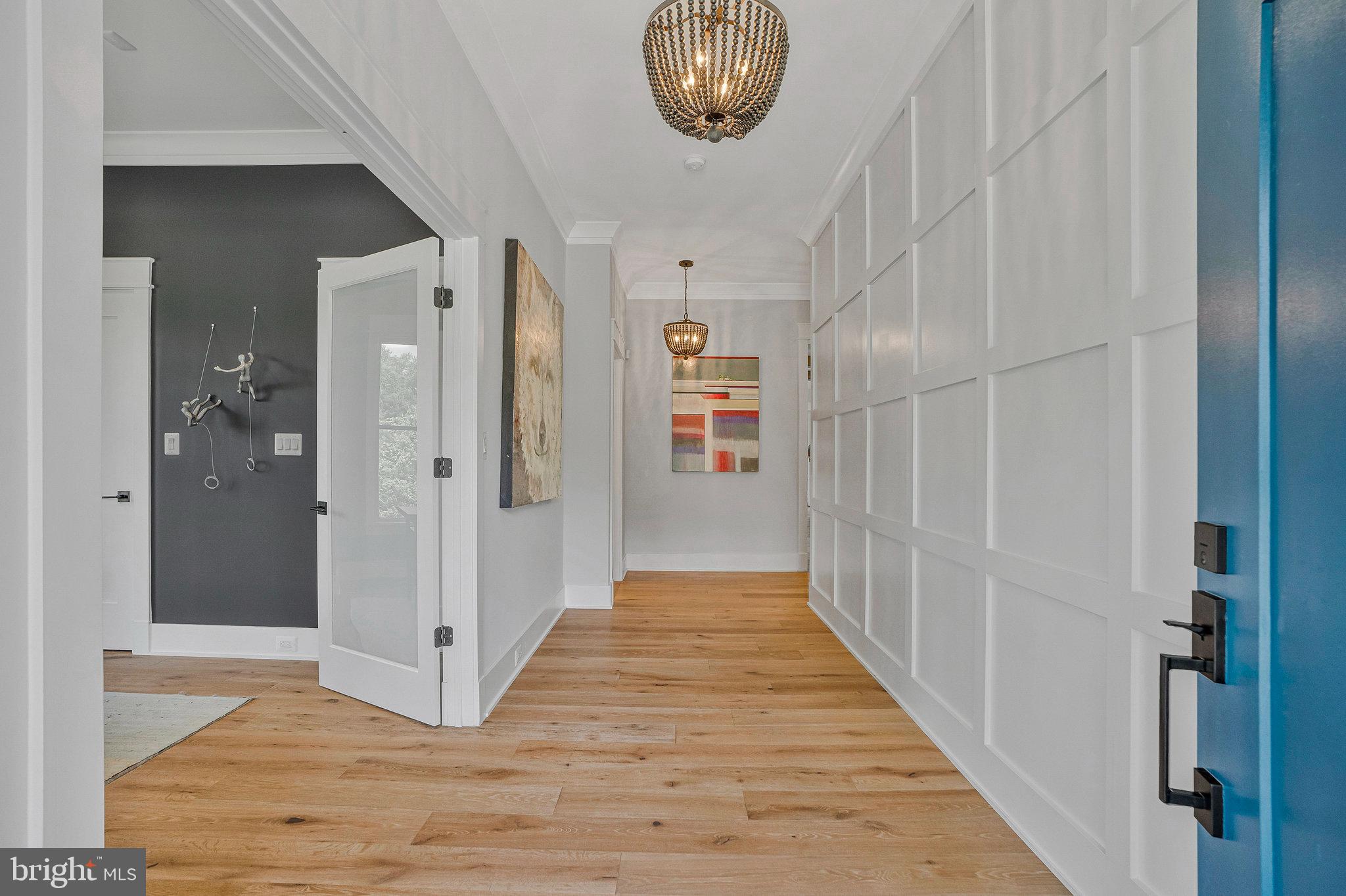 302 JADE COURT NW
