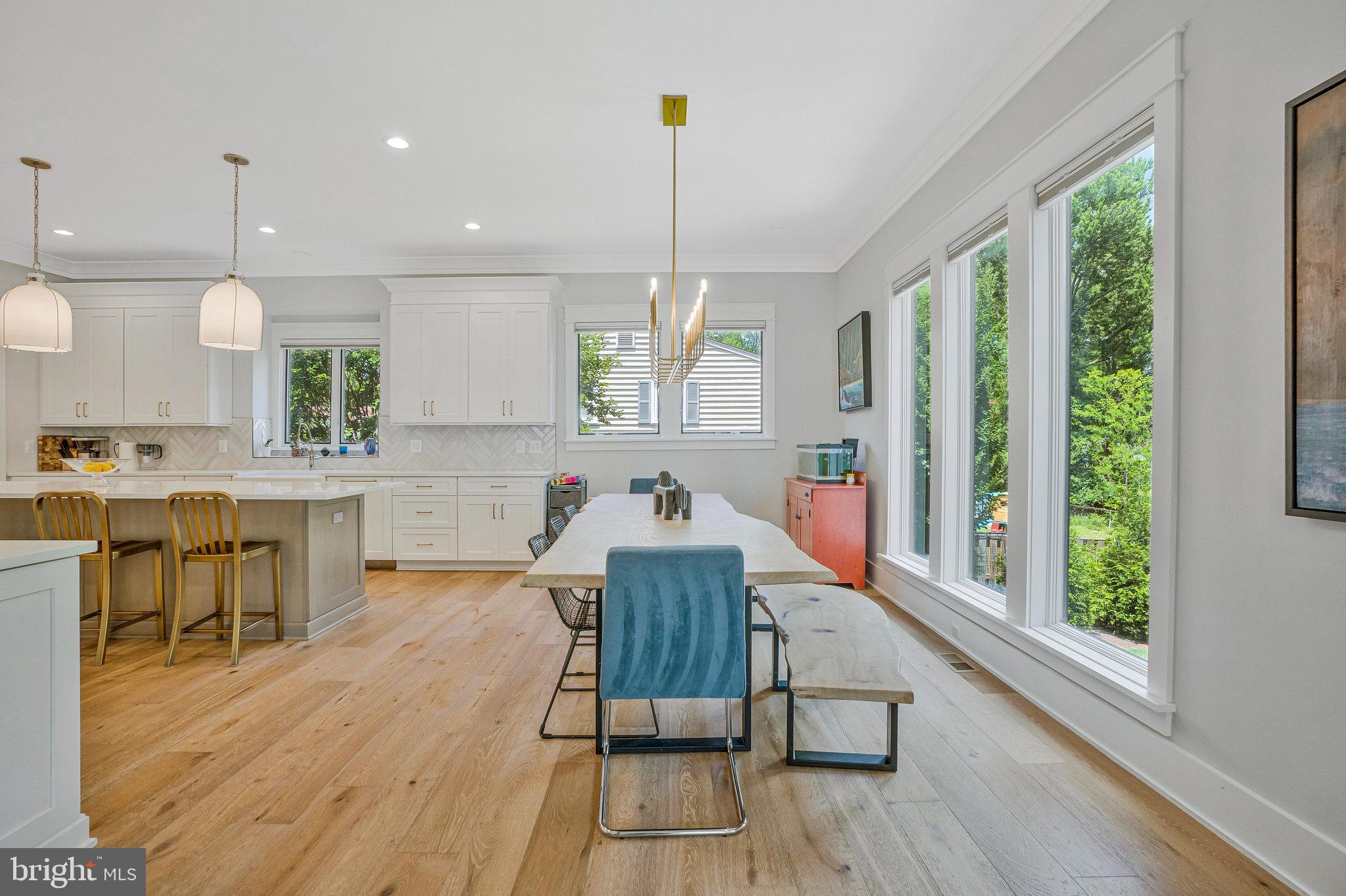 JADE MANOR - Residential