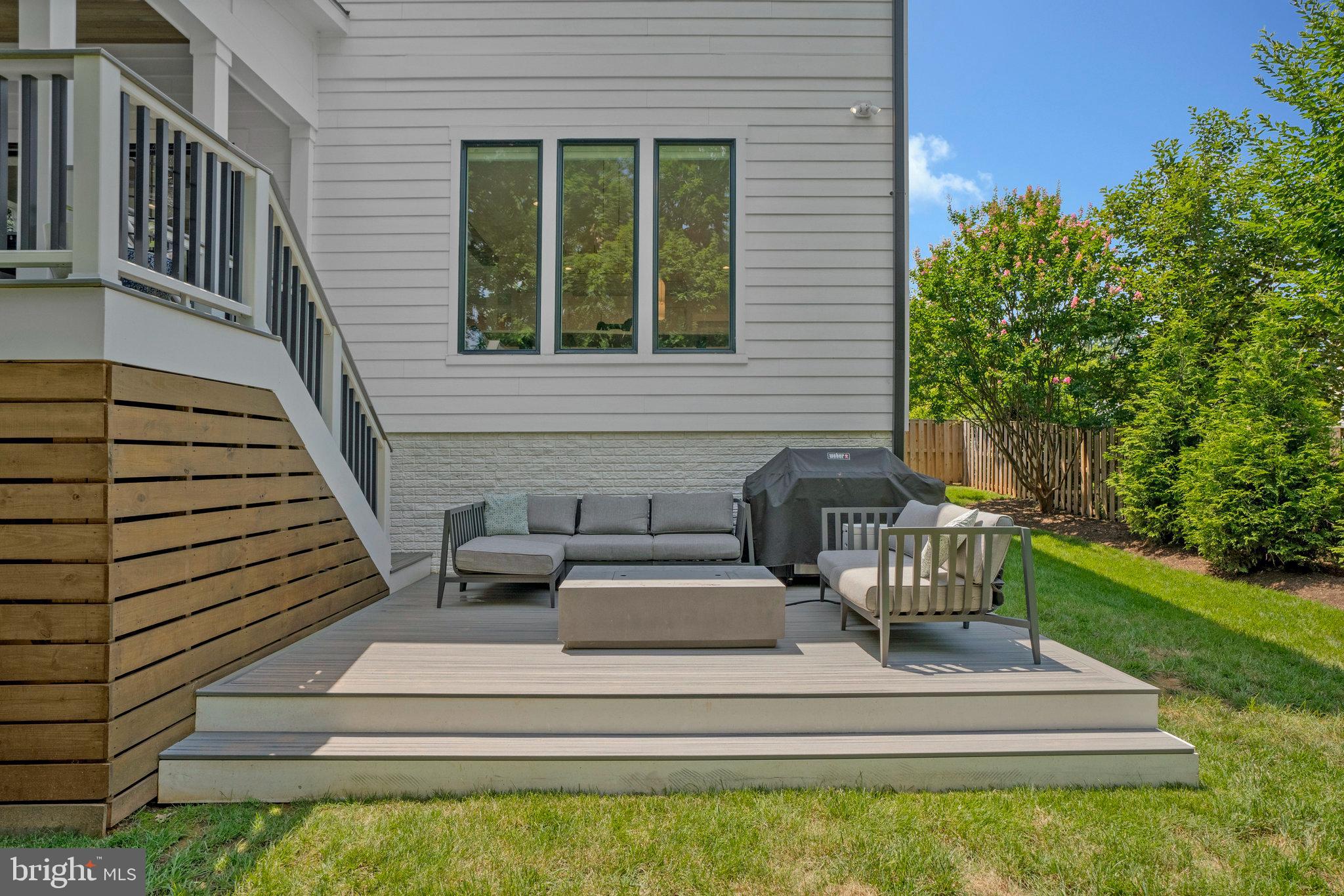 JADE MANOR - Residential