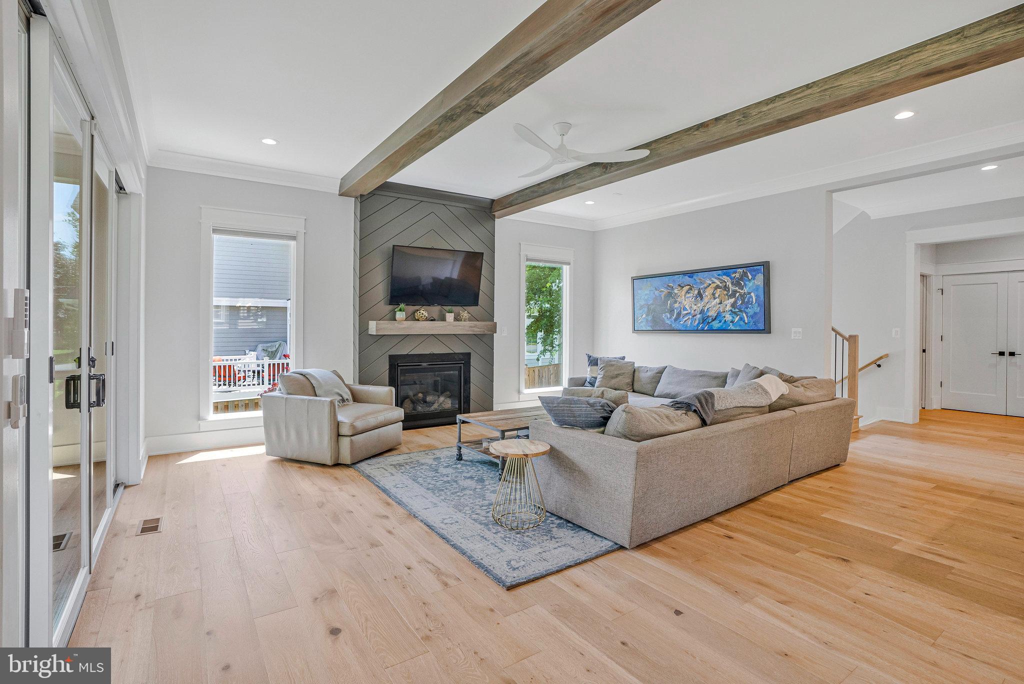 JADE MANOR - Residential