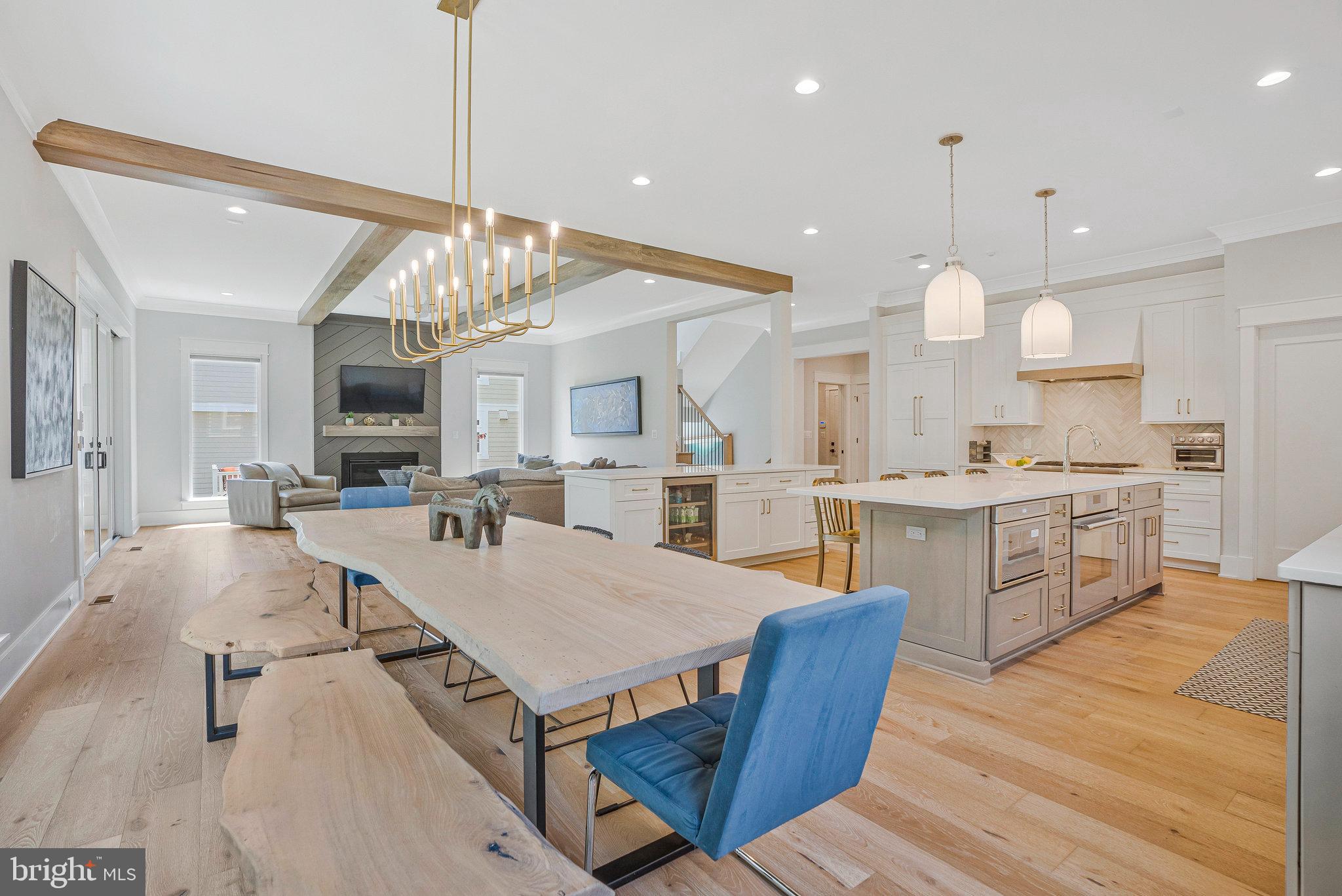 JADE MANOR - Residential