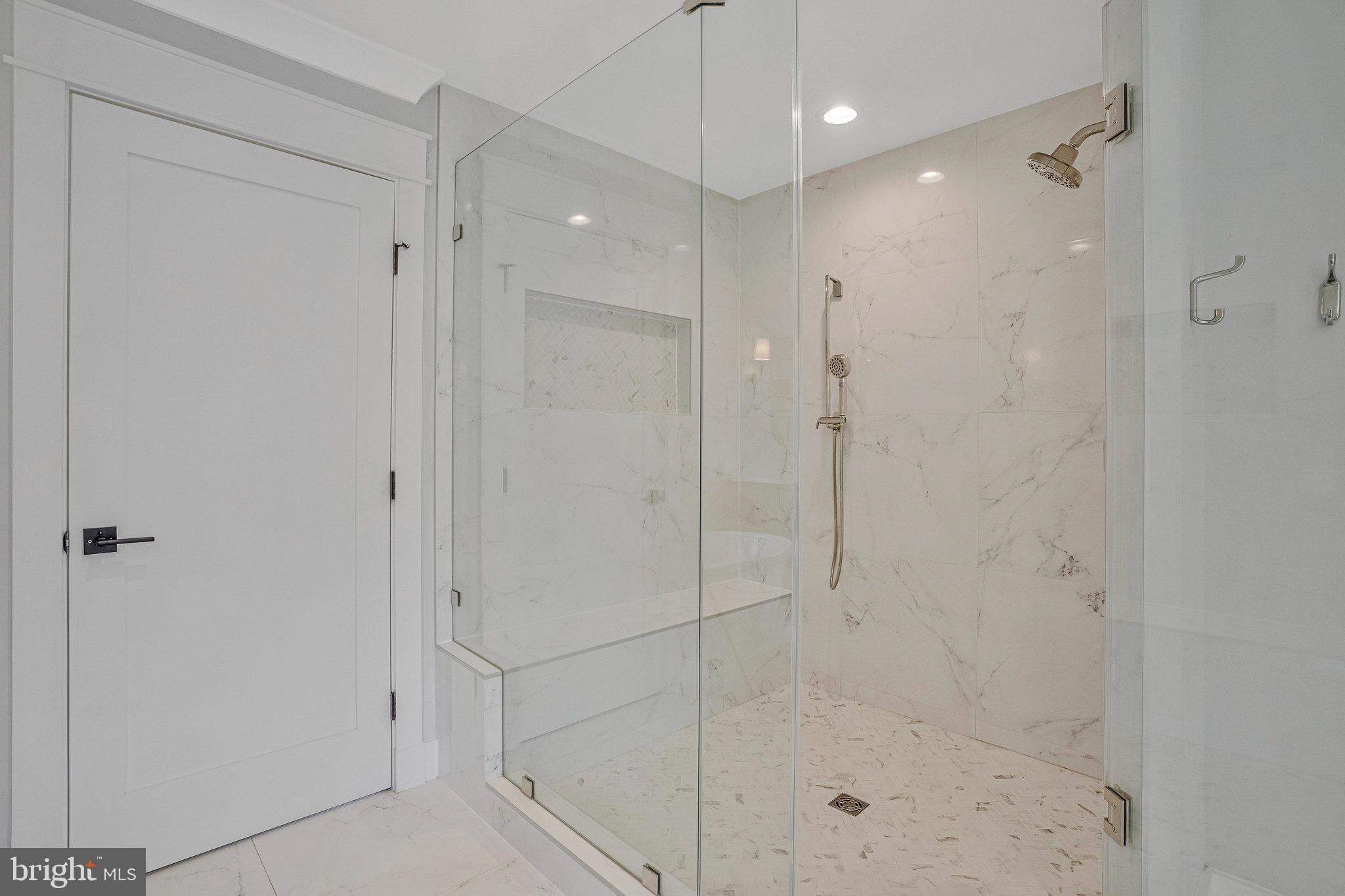 JADE MANOR - Residential