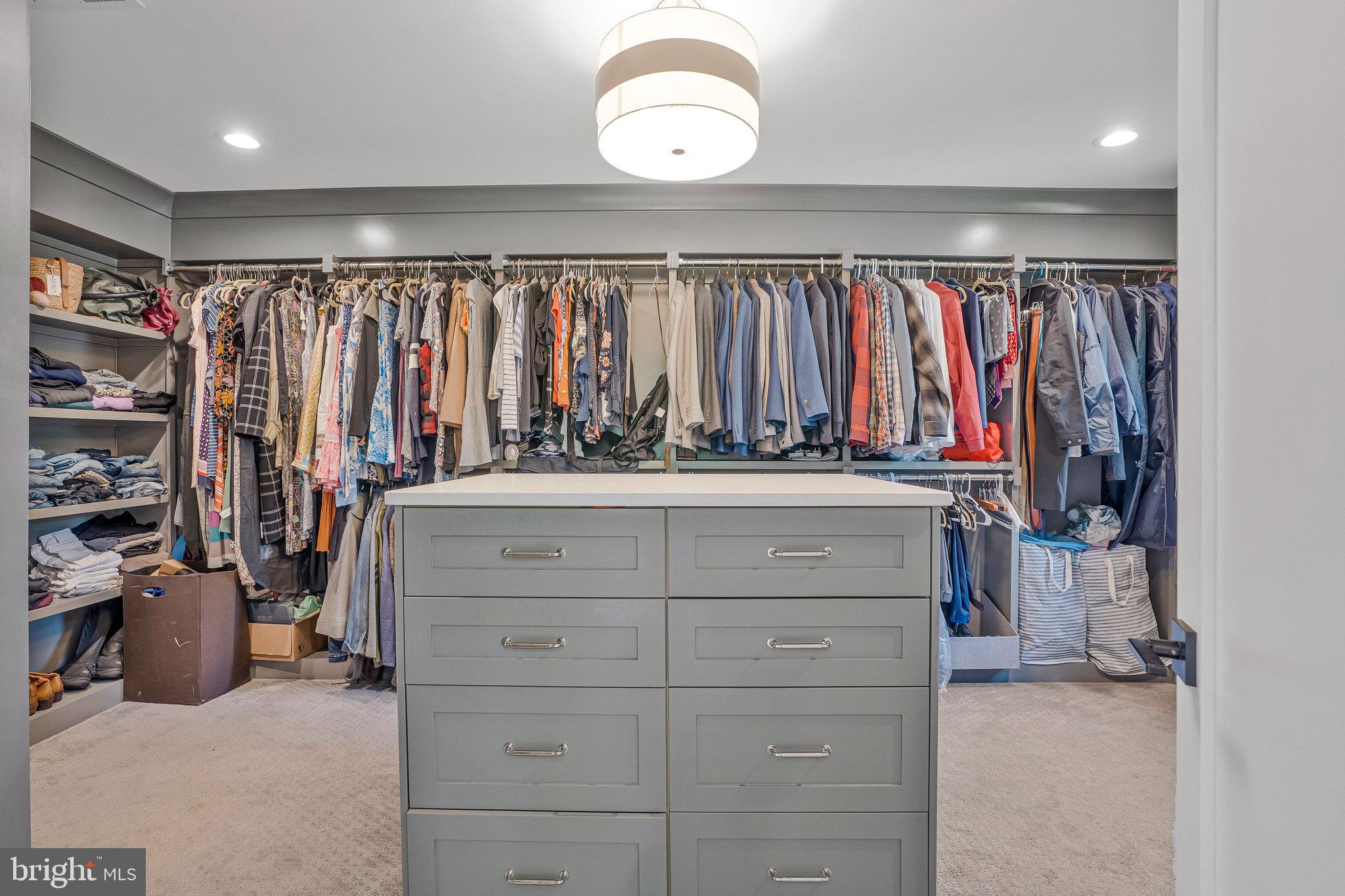 JADE MANOR - Residential