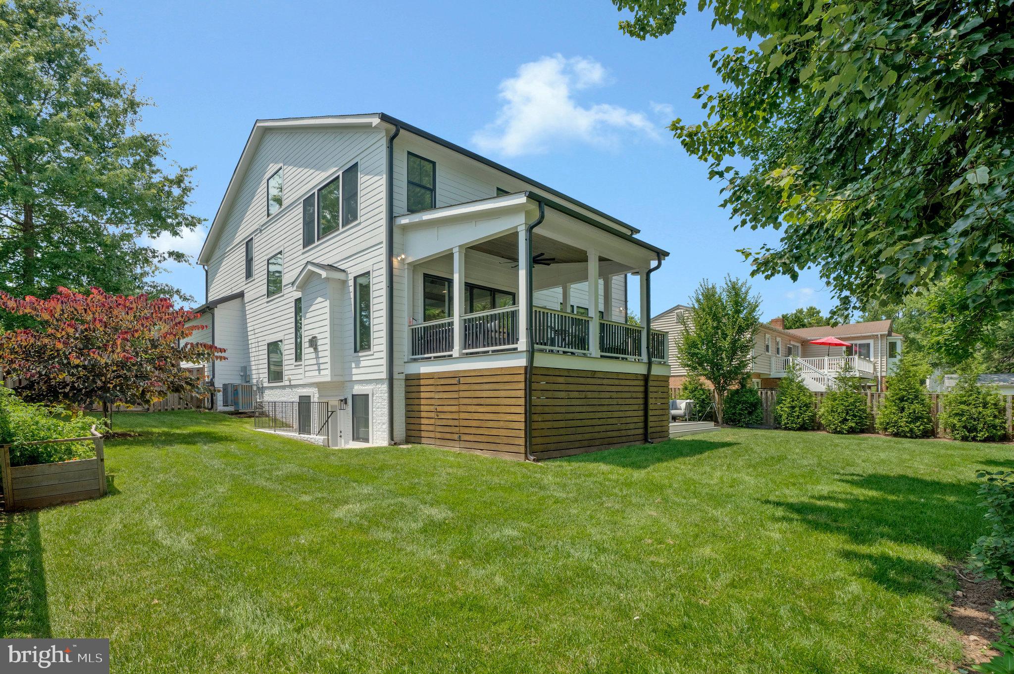 JADE MANOR - Residential