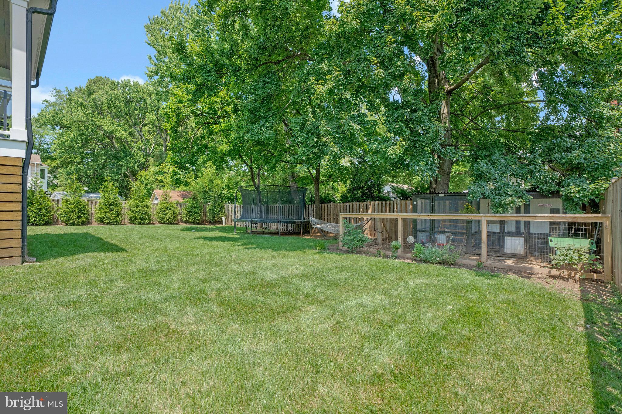 JADE MANOR - Residential