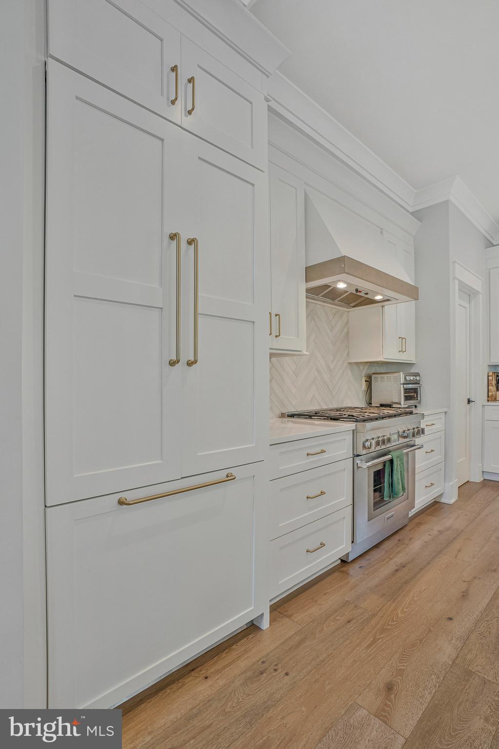 JADE MANOR - Residential