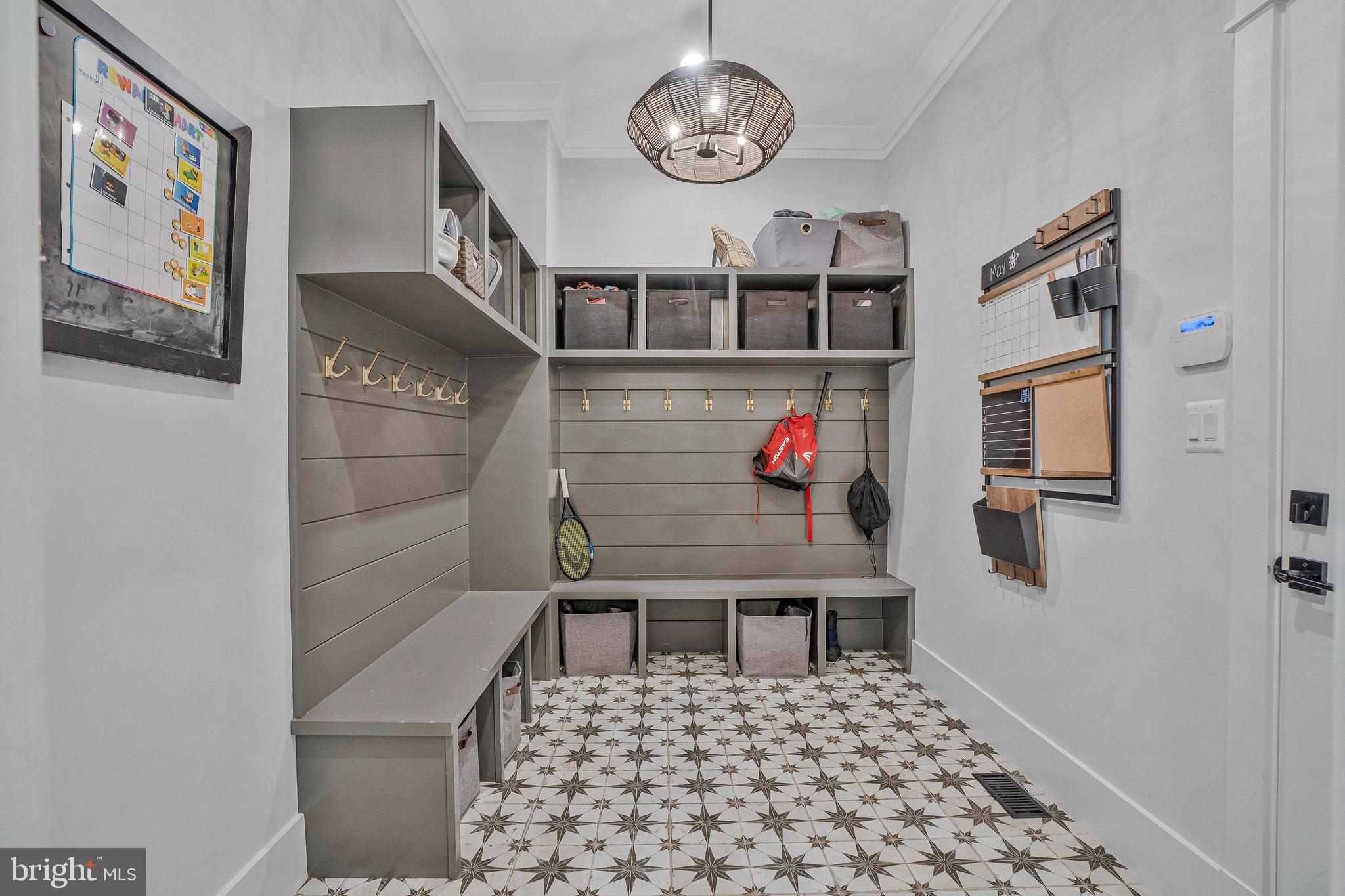 JADE MANOR - Residential