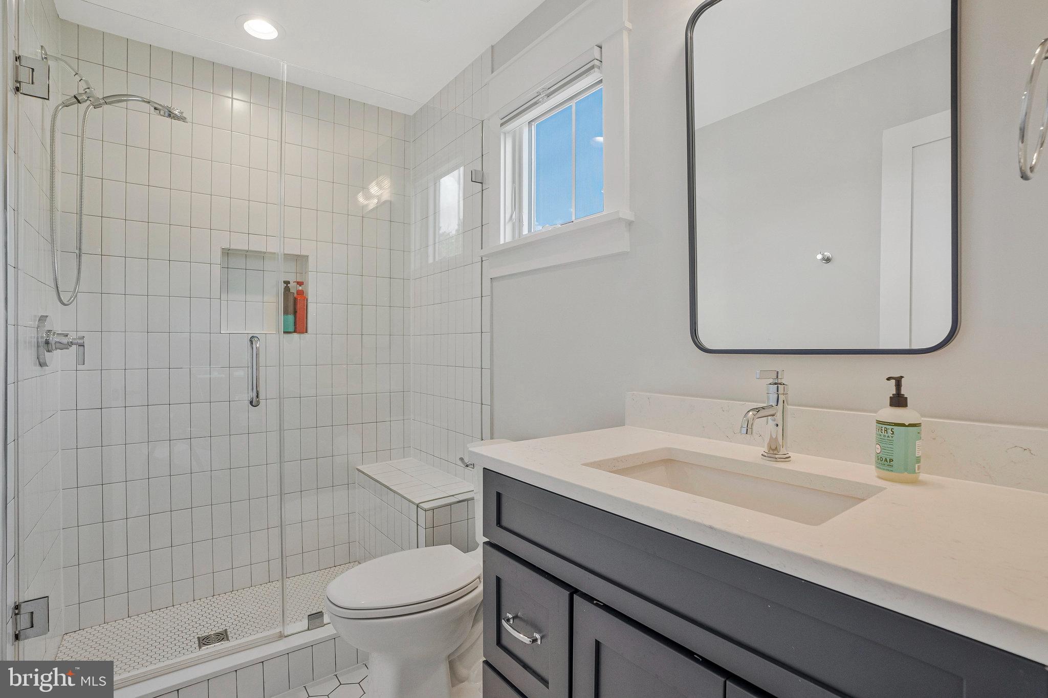 JADE MANOR - Residential