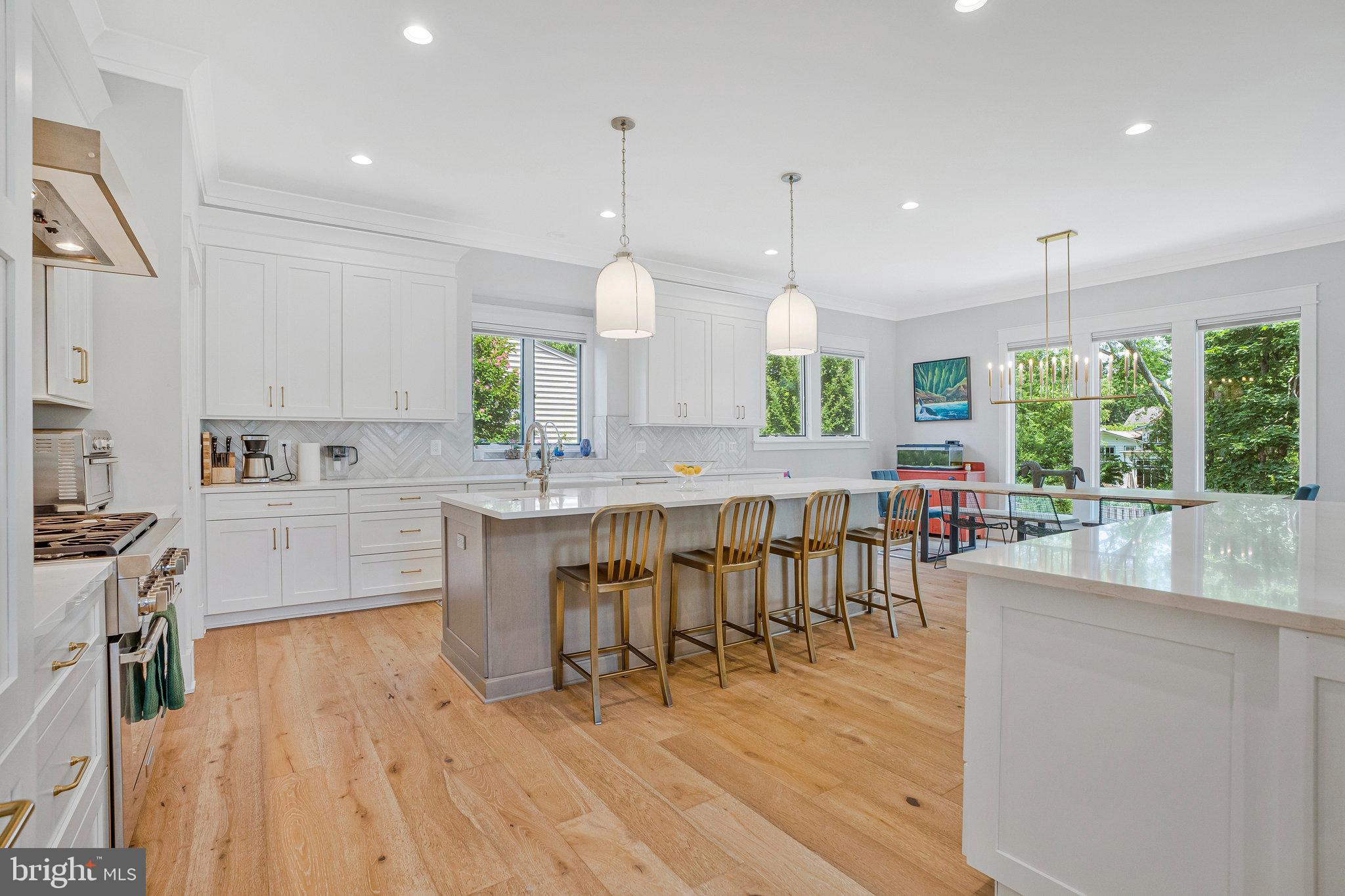 JADE MANOR - Residential