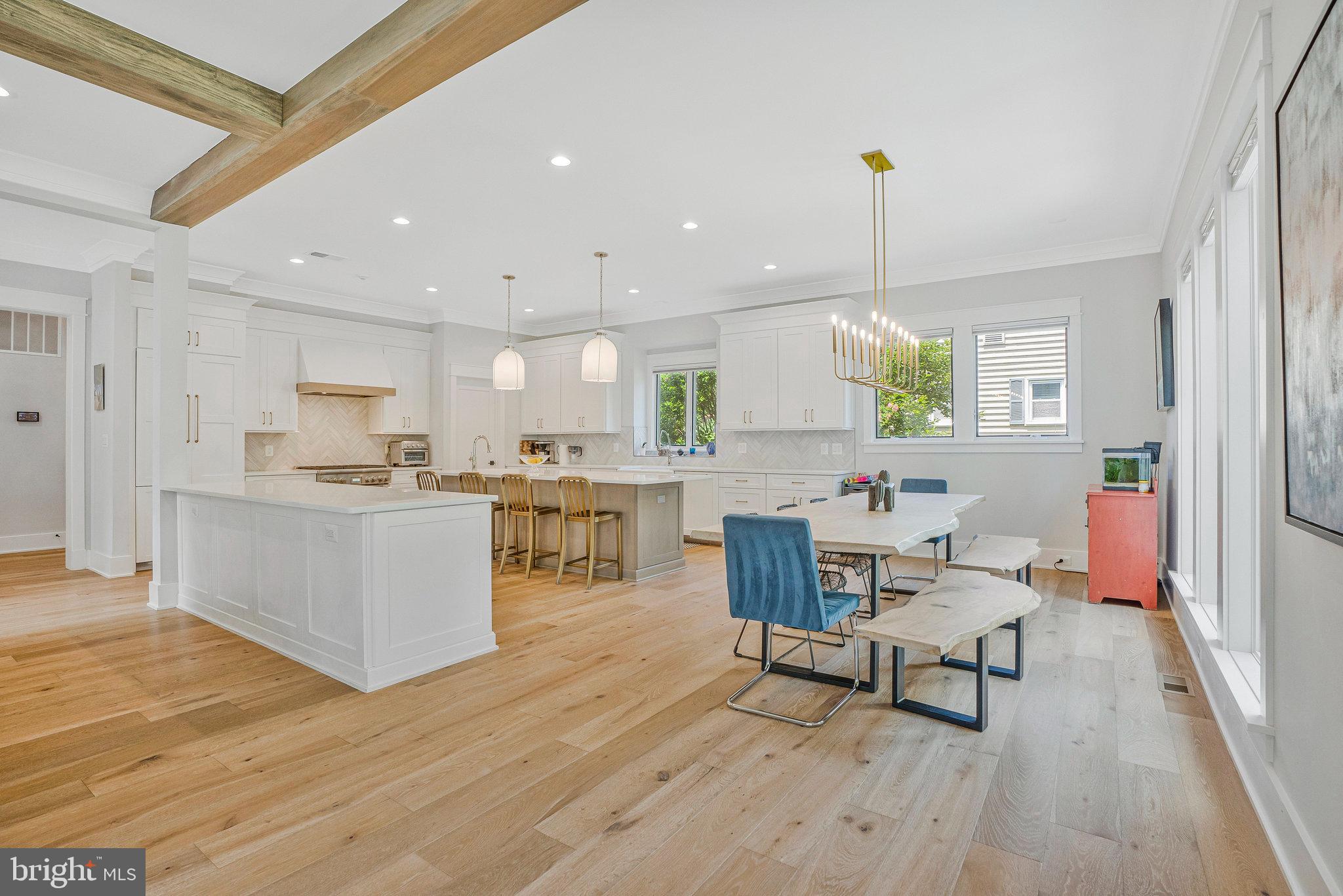 JADE MANOR - Residential