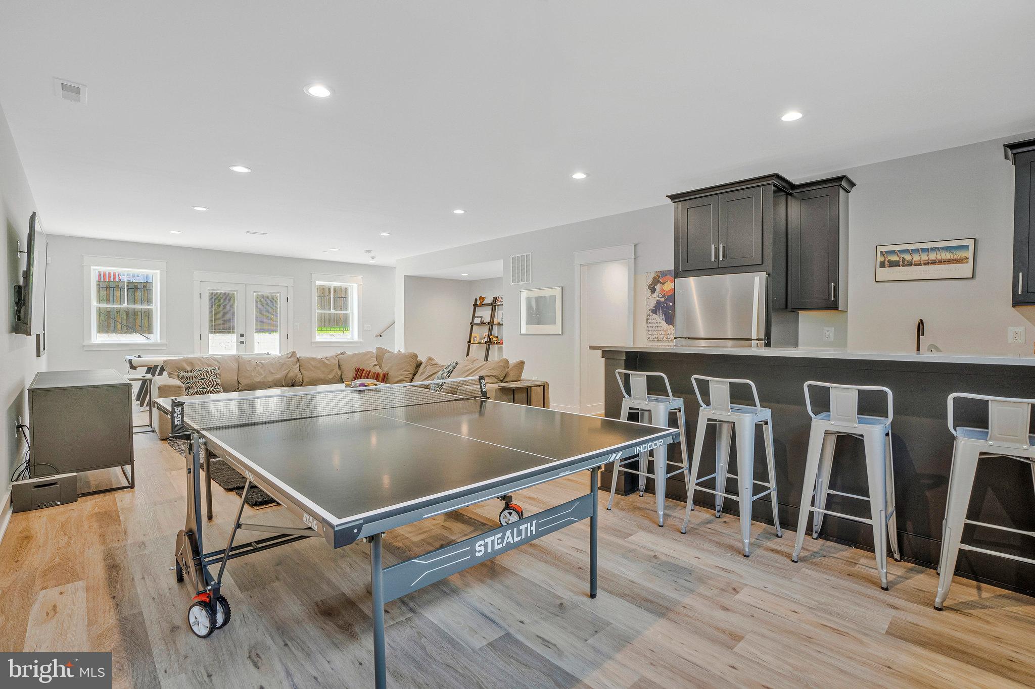 JADE MANOR - Residential