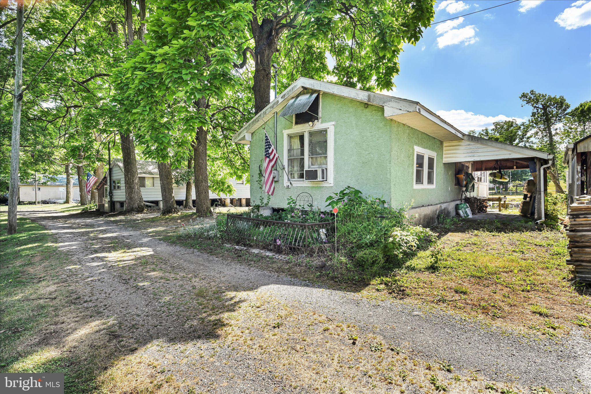 Bungalow A8 Cottage Ln SLATER RD