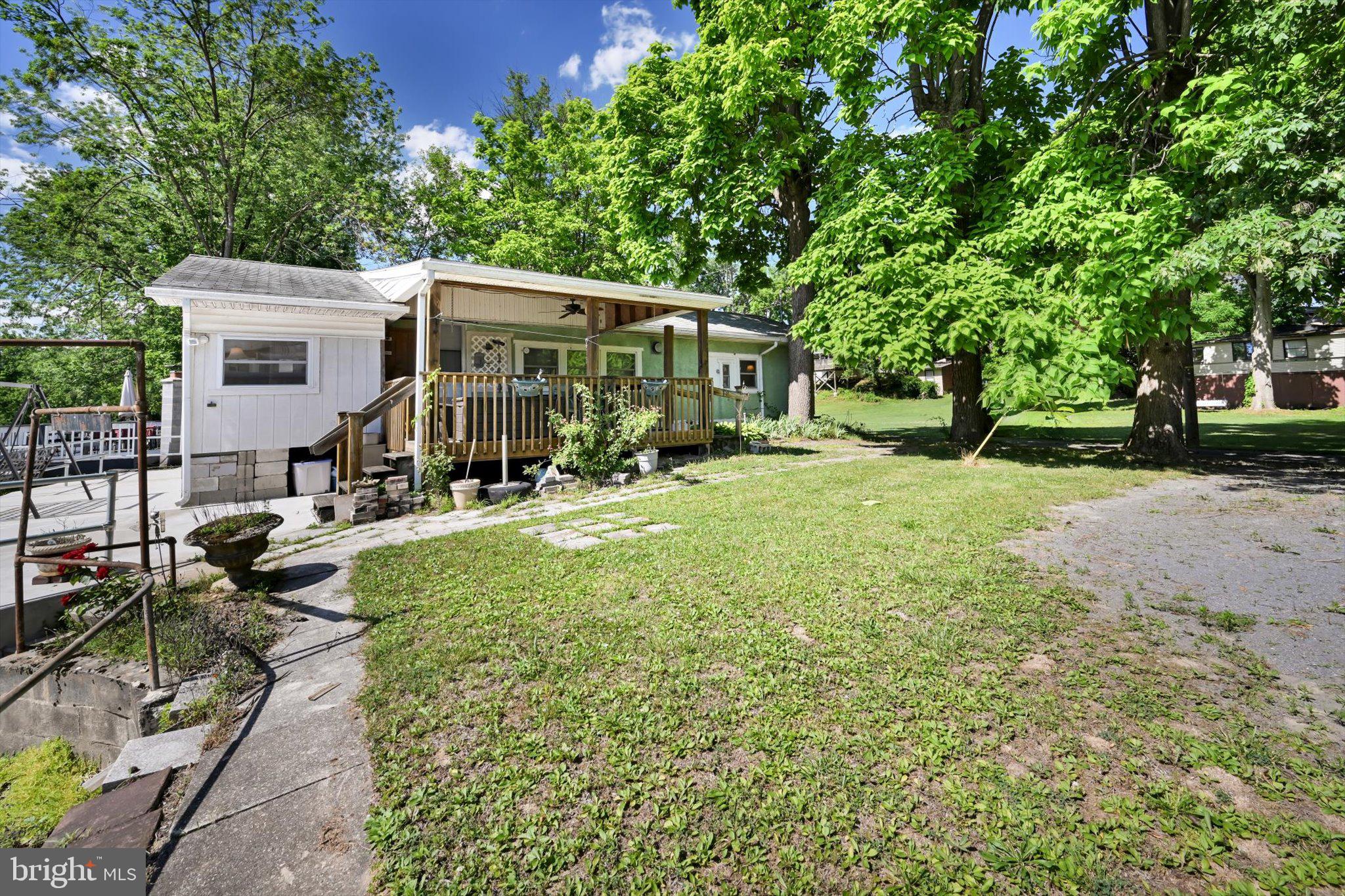 Bungalow A8 Cottage Ln SLATER RD
