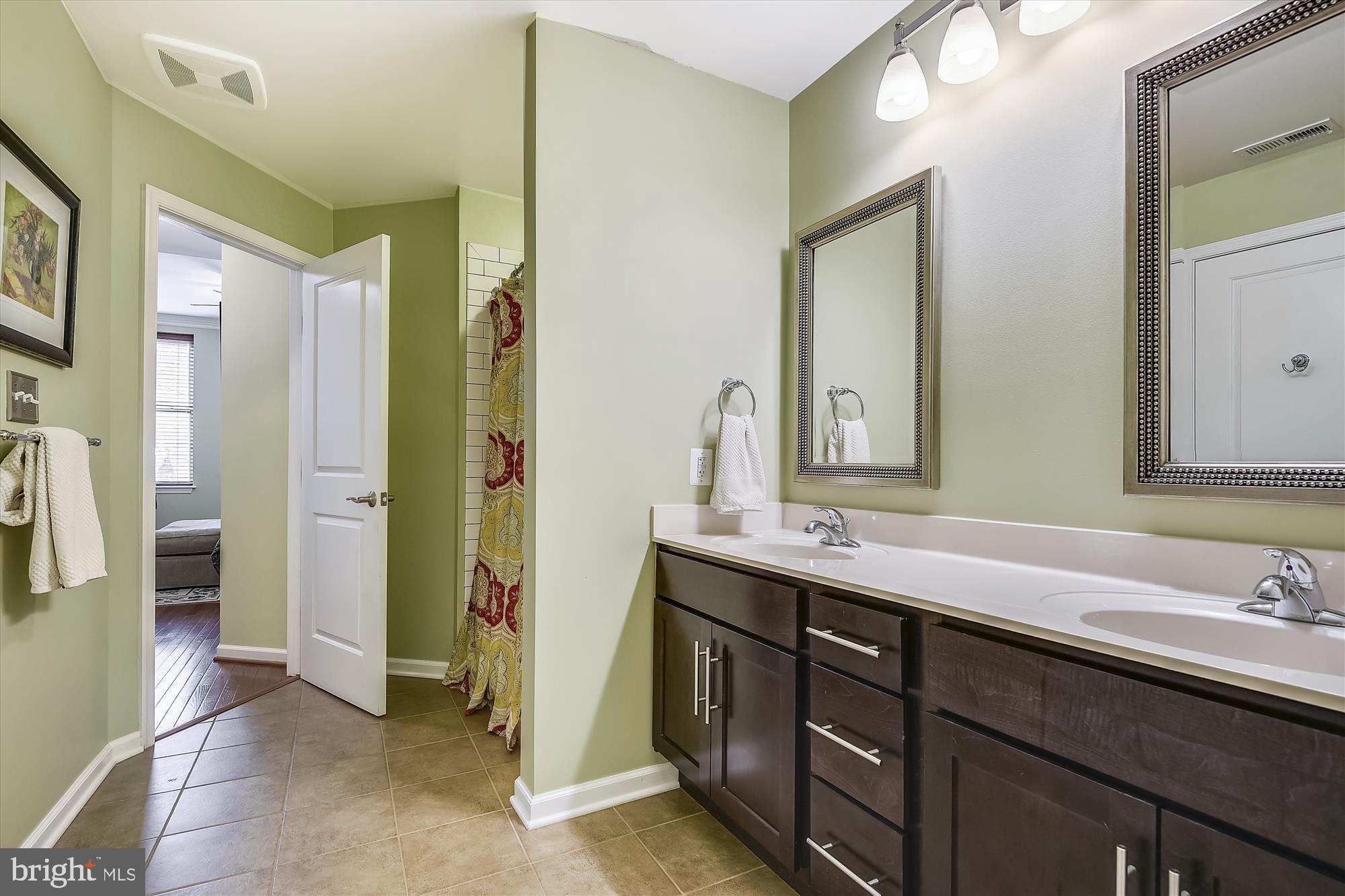 CHARLES NORTH - Residential