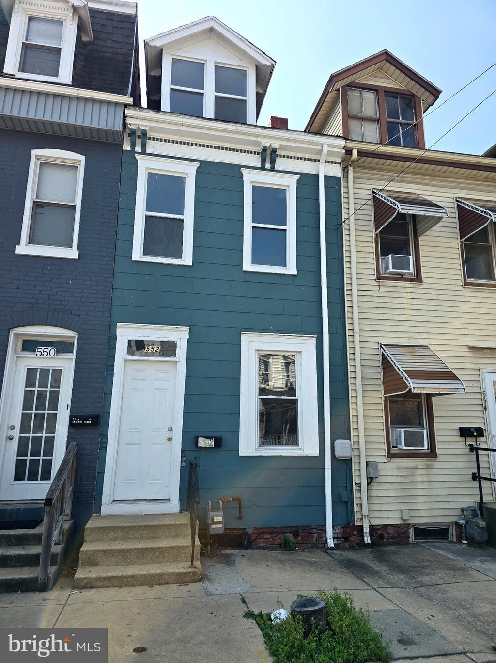 Photo of 552 W Princess Street, YORK, PA 17401 (MLS # PAYK2109668)
