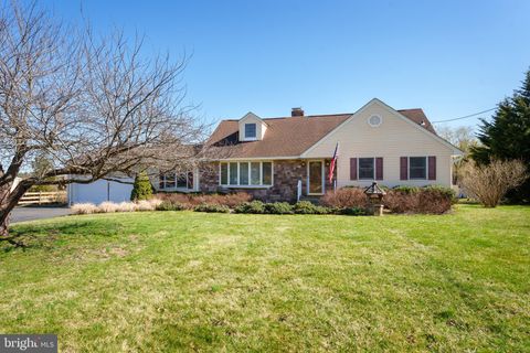 Homes For Sale - 267 Lambertville Hopewell Road<br/> HOPEWELL, NJ 08525