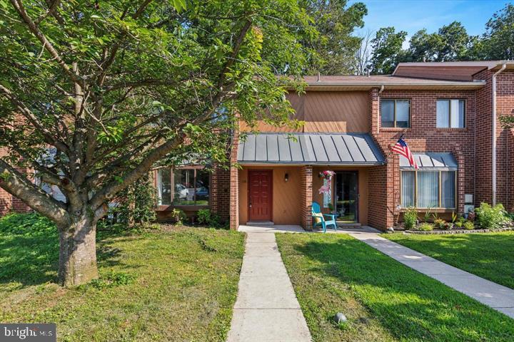 Here is the opportunity to RENT a freshly painted and newly carpeted 3-bedroom, 2.5-bath town home located in the highly sought-after Rhondda neighborhood, within the top-rated Downingtown School District.
This spacious and well-maintained home features:
New carpeting throughout and a bright foyer leading to a formal living and dining room with abundant natural light. Open-concept living/dining space with access to a private, wooded backyard and patio. A large kitchen with refreshed cabinetry, center island and a pantry is perfect space for preparing your delicious meals.
Upstairs, you'll find a large primary suite with generous closets and a modern en-suite bathroom with a stall shower. A bonus loft space off the primary bedroom offers additional room for storage, office use, or recreation. Two more spacious bedrooms and a full hallway bath complete the second floor. The laundry is also located on the bedroom level for added convenience.
Additional features include a storage shed in the backyard and access to Rhondda's outstanding community amenities:
Clubhouse
Swimming pool
Tennis & basketball courts
Walking trails
Playgrounds and scenic ponds
Prime location just minutes from shopping, Exton Mall, Exton Train Station, restaurants, and major routes including 202, 30, and 100. Easy commute to Philadelphia!