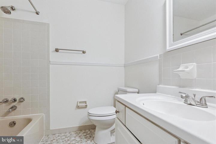 RHONDDA - Residential Lease