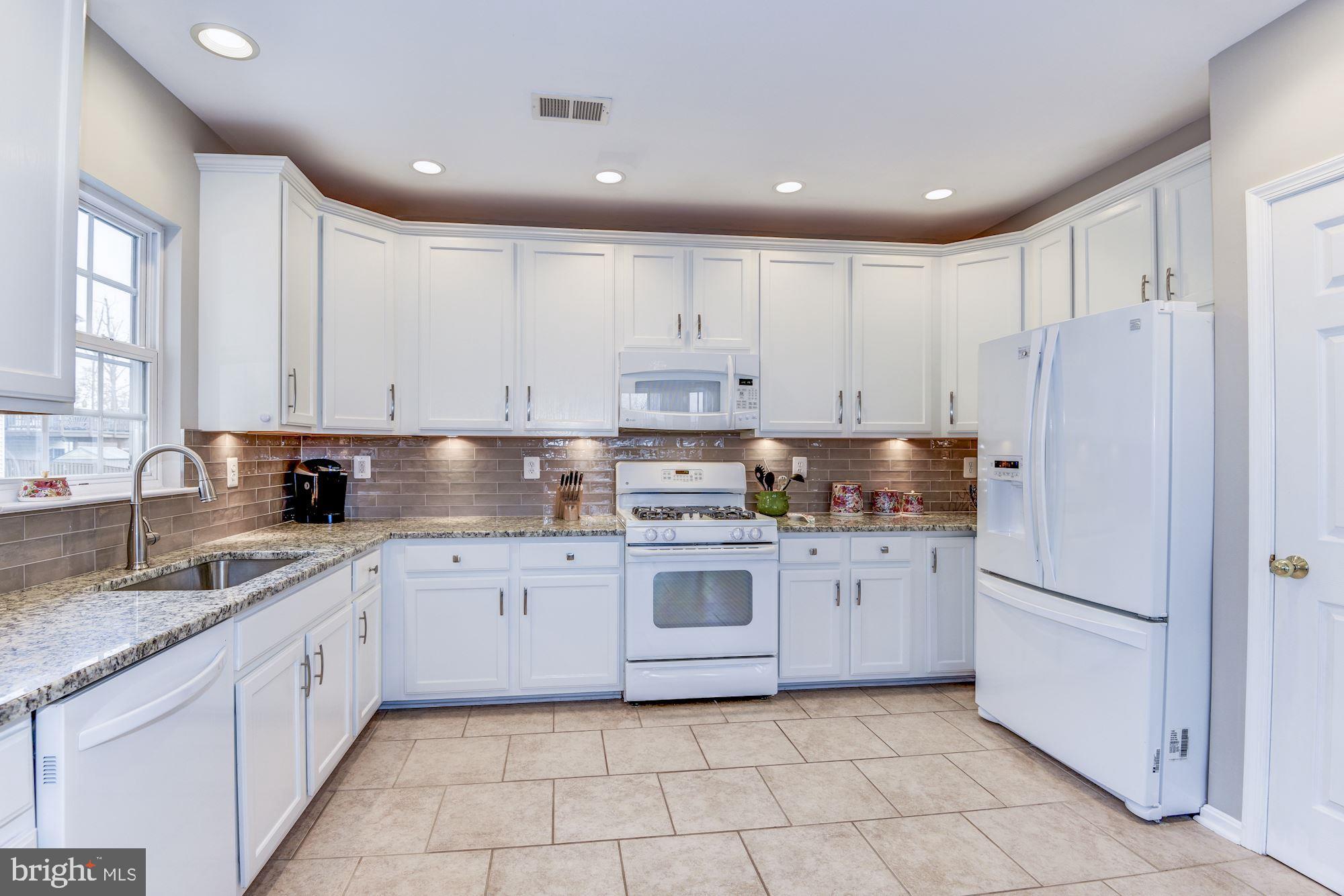 TOWNES AT COMPTON FARM - Residential