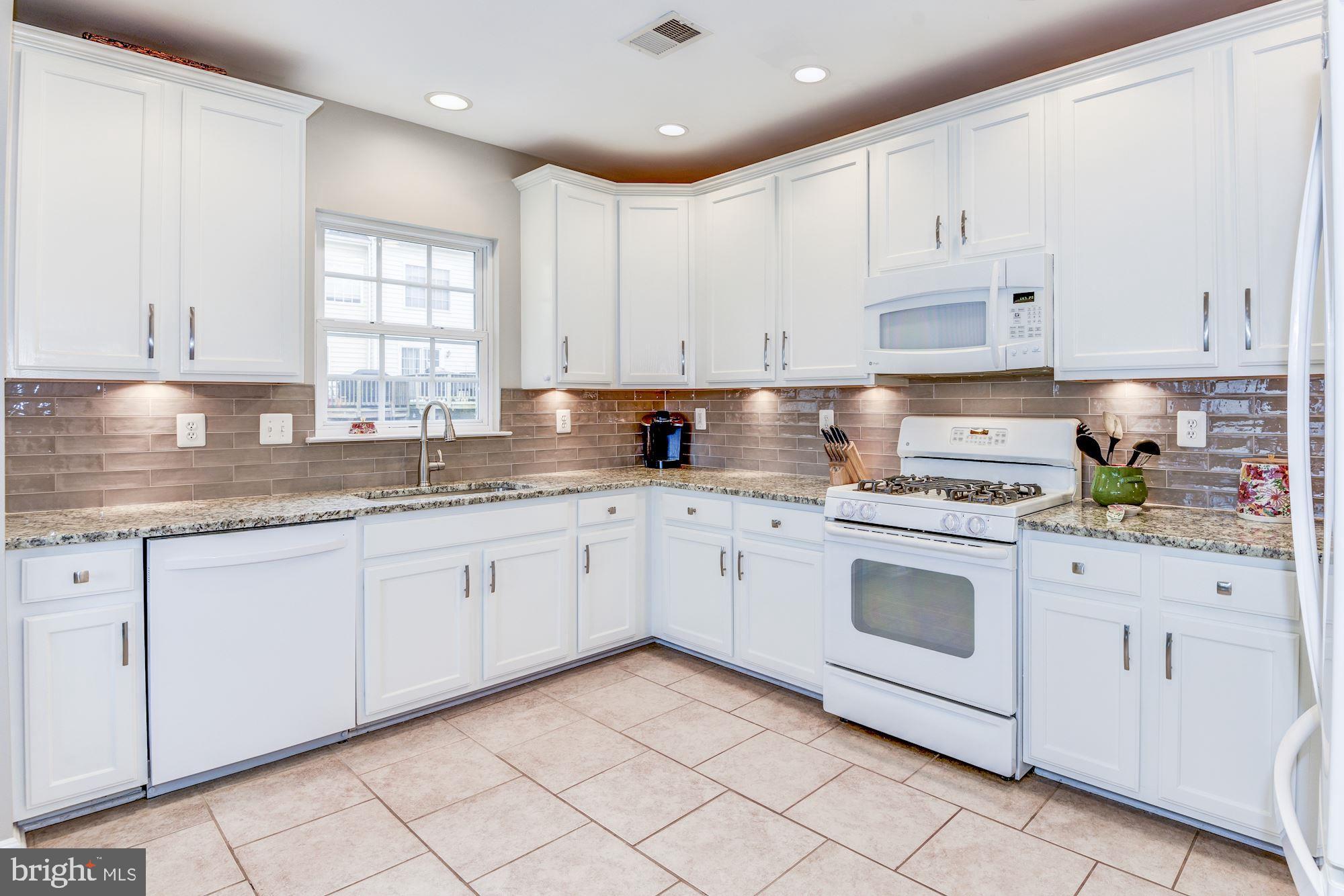 TOWNES AT COMPTON FARM - Residential