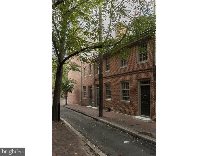 QUEEN VILLAGE - Residential Lease