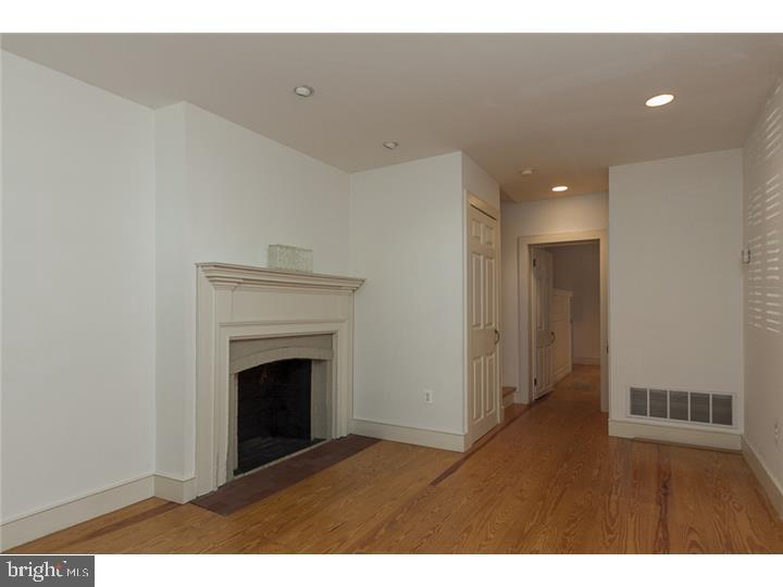QUEEN VILLAGE - Residential Lease