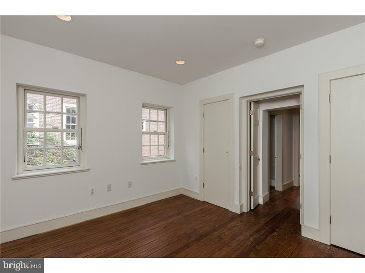 QUEEN VILLAGE - Residential Lease