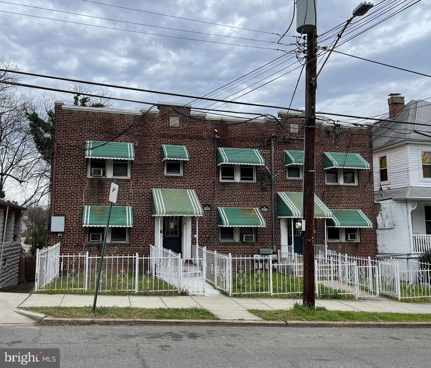 Value-add opportunity in Woodridge. 2513 22nd St NE (2 units) and 2515 22nd St NE (4 units) are being sold together for a total price of $800,000.

All 6 units across both buildings are configured as one bedroom + den / one bath apartments but it is possible to add bedrooms in all units. The buildings have large unfinished basements that can be converted into living space. There are currently 2 vacant unit, the other 4  are occupied. In-place rents range between $1,000/month and $1,384/month. 

Units are in good condition but dated. Electric and gas are separately metered. The lot is large and deep, measuring 7,500 SF. Zoning for both parcels is R-1B. Contact us today with any questions!