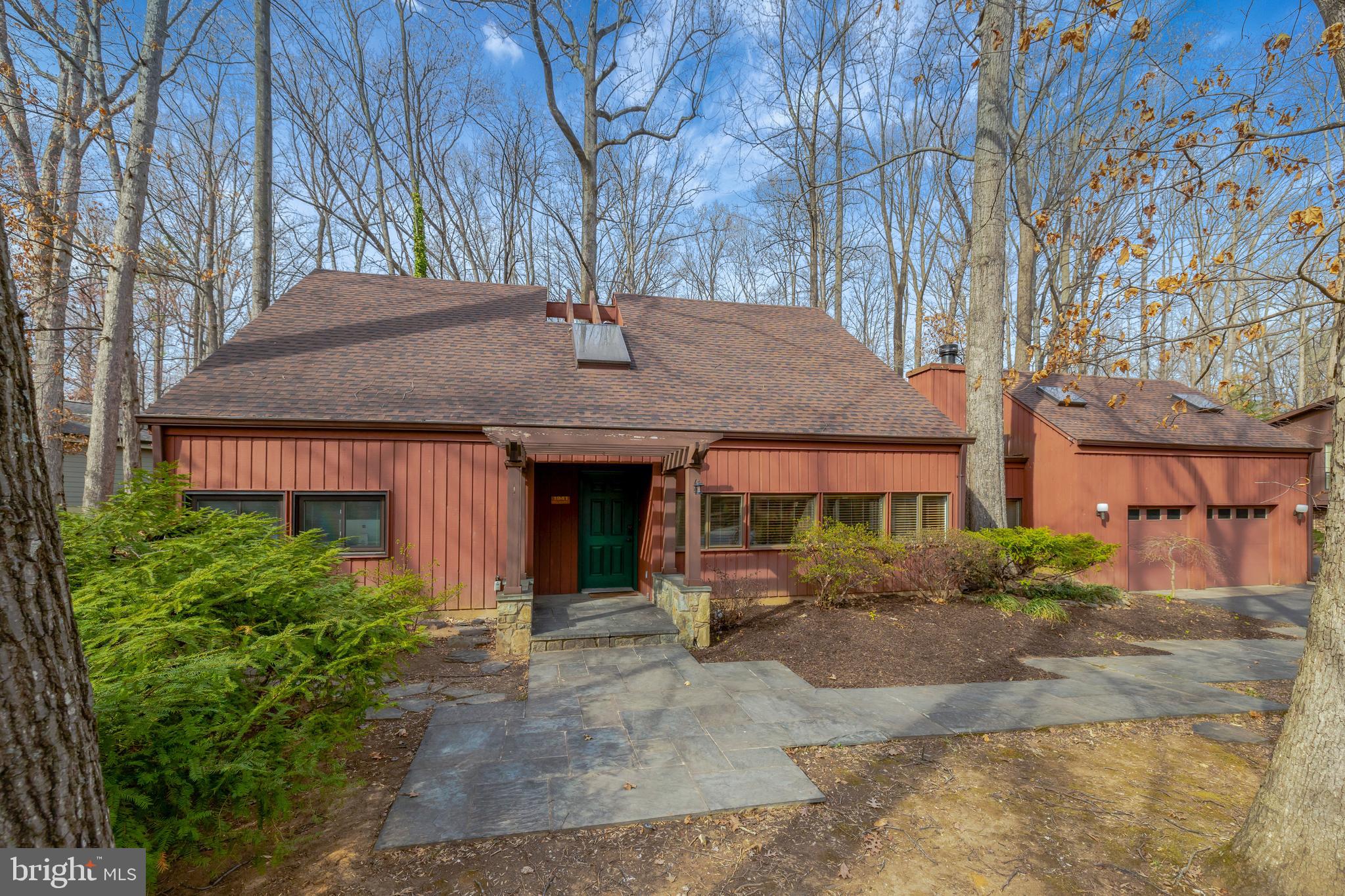 1941 UPPER LAKE DRIVE