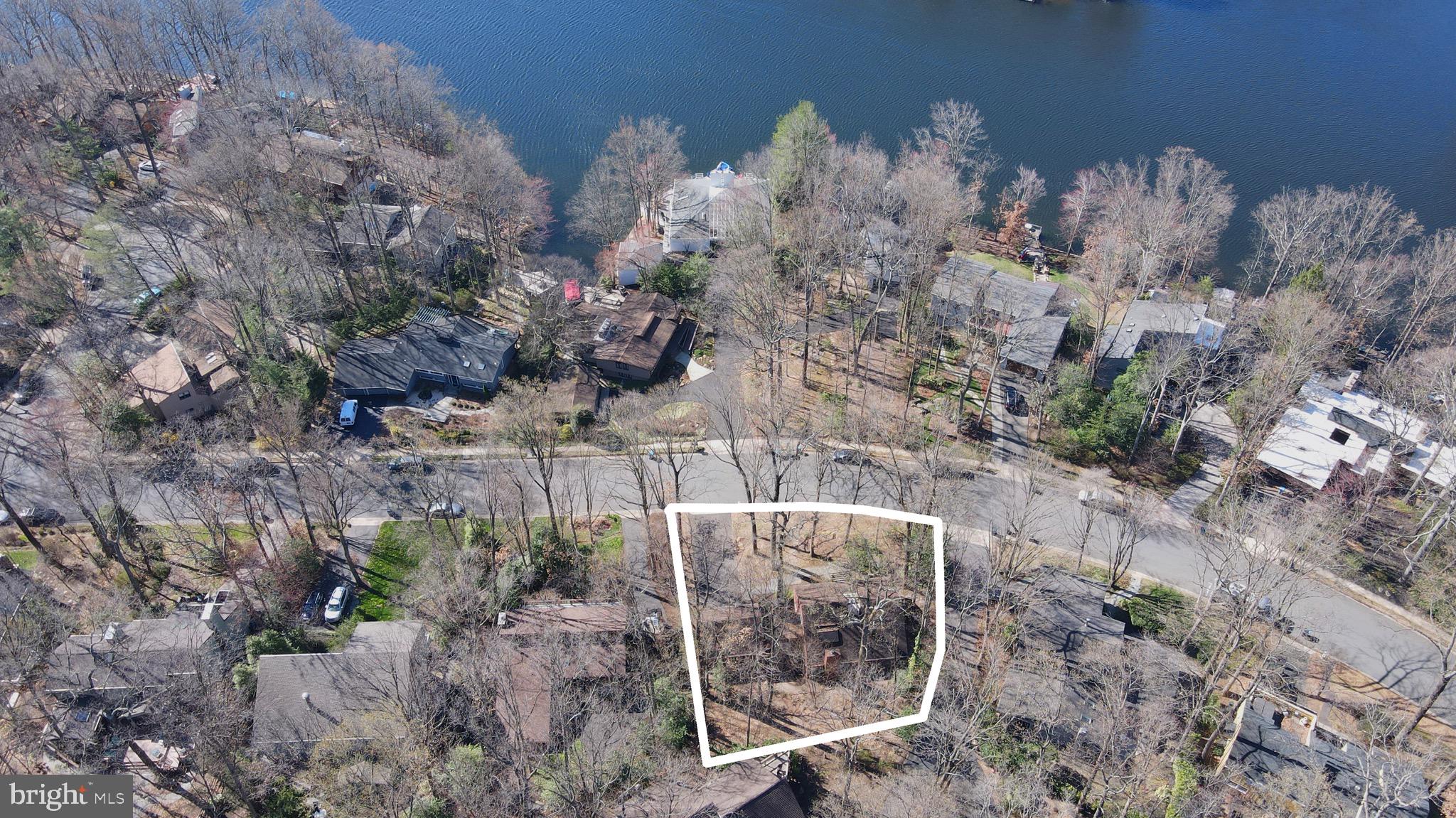 1941 UPPER LAKE DRIVE