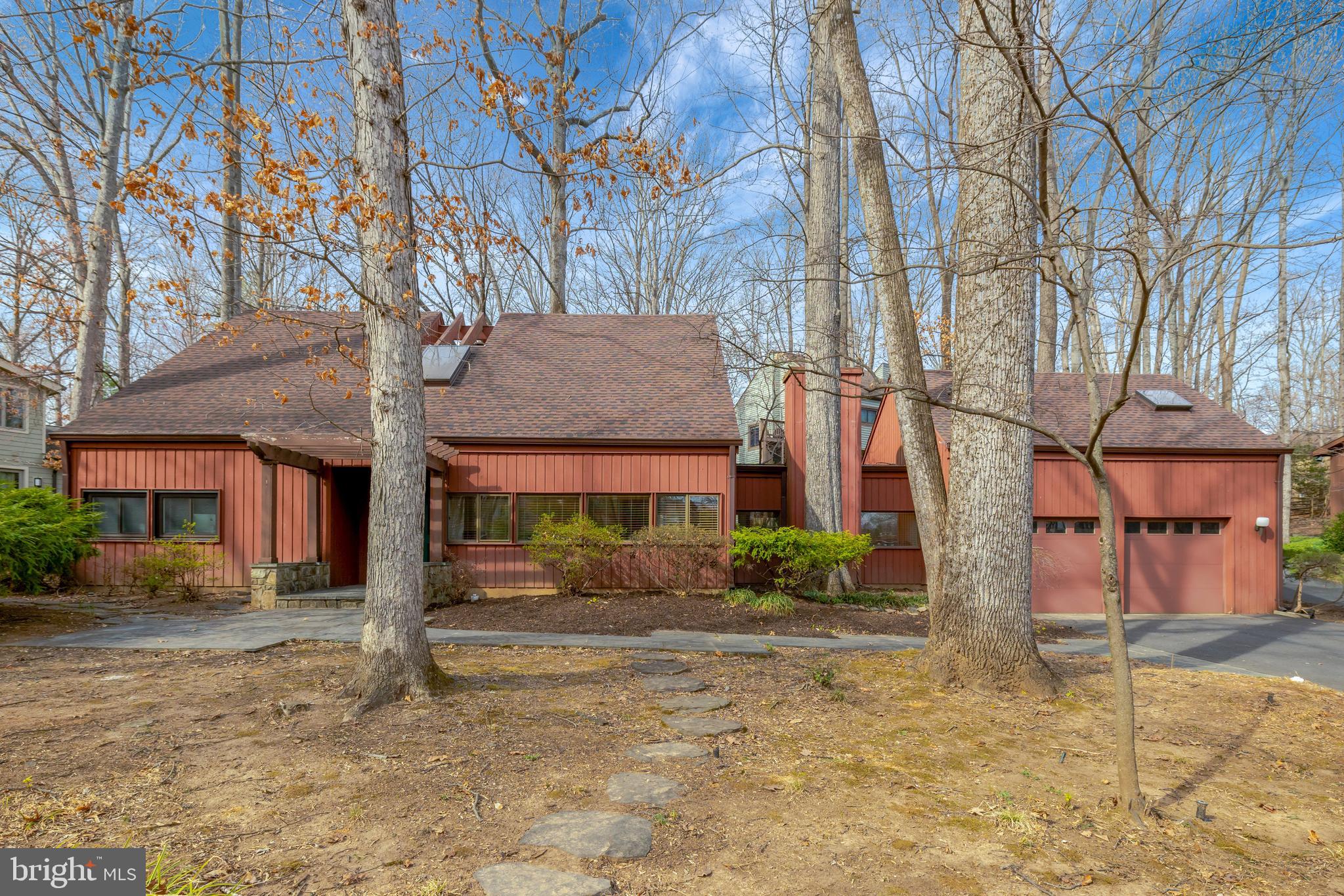 1941 UPPER LAKE DRIVE