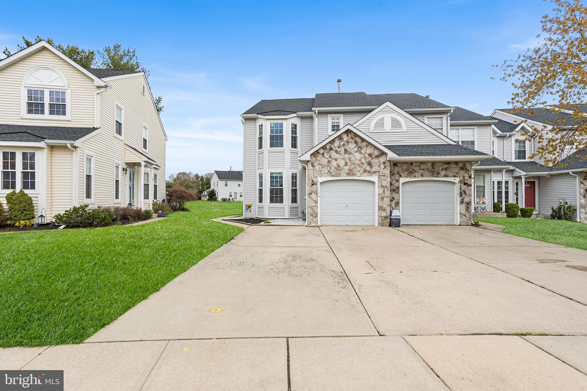 1176 MEADOWS DRIVE