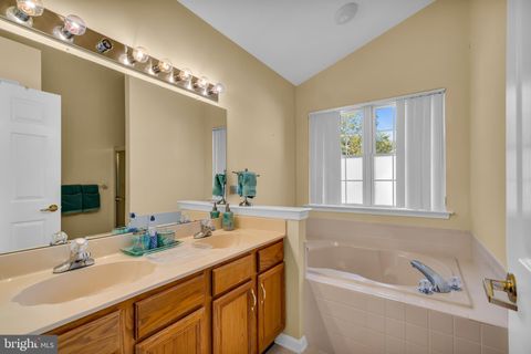 Tiny photo for 18 Grosunor Court, JACKSON, NJ 08527 (MLS # NJOC2041890)