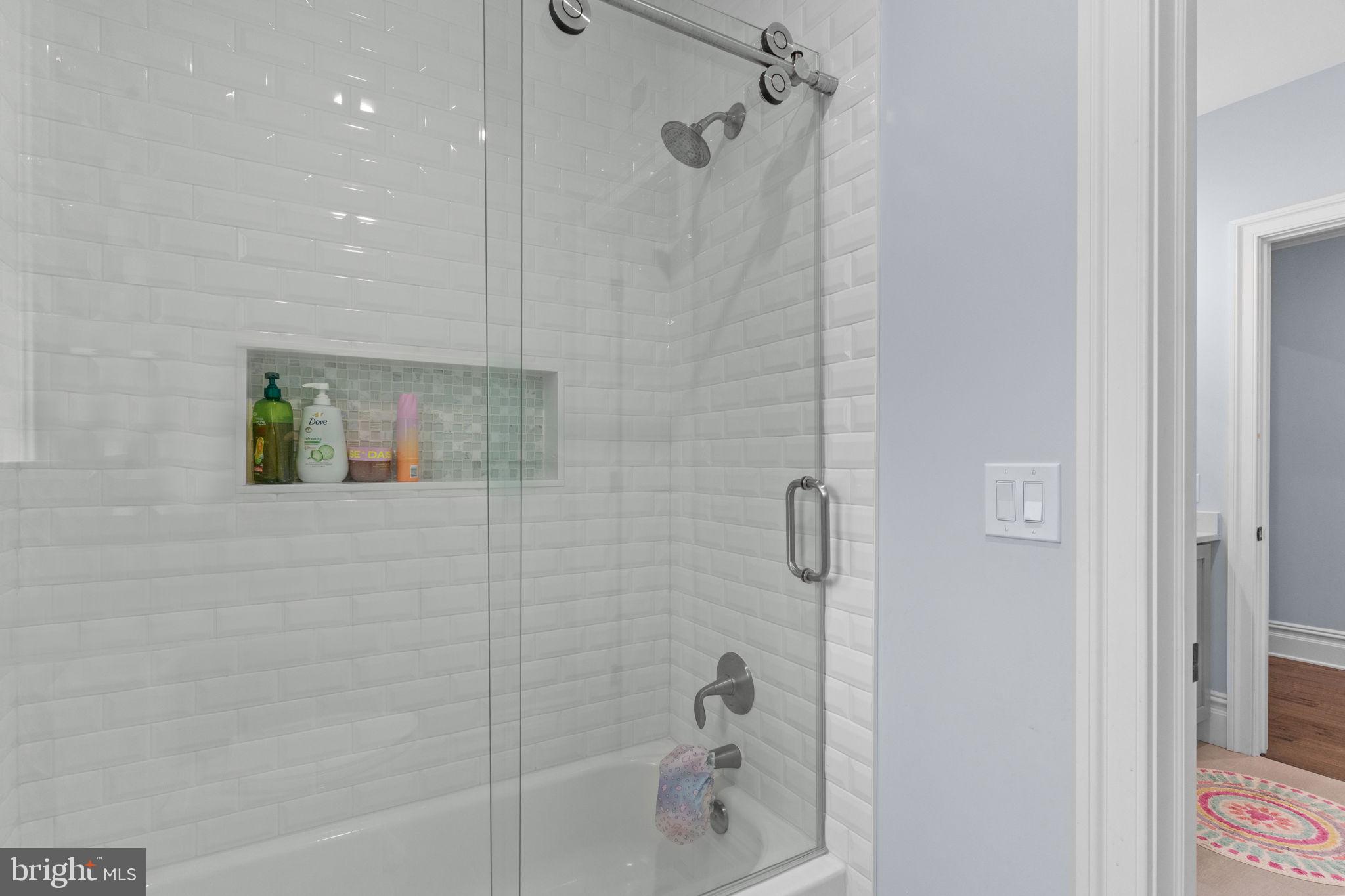 JERICHO ESTATES - Residential