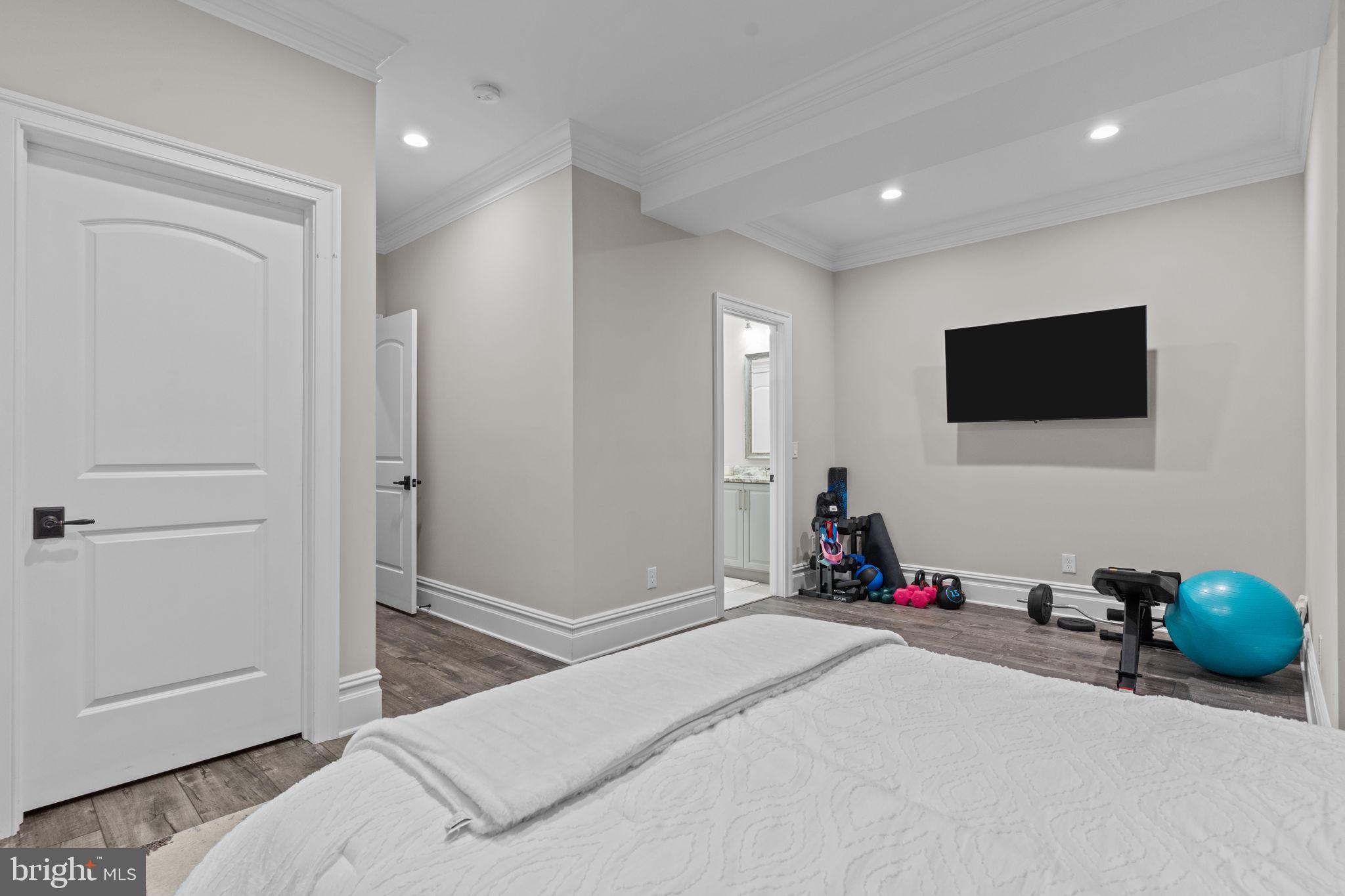 JERICHO ESTATES - Residential